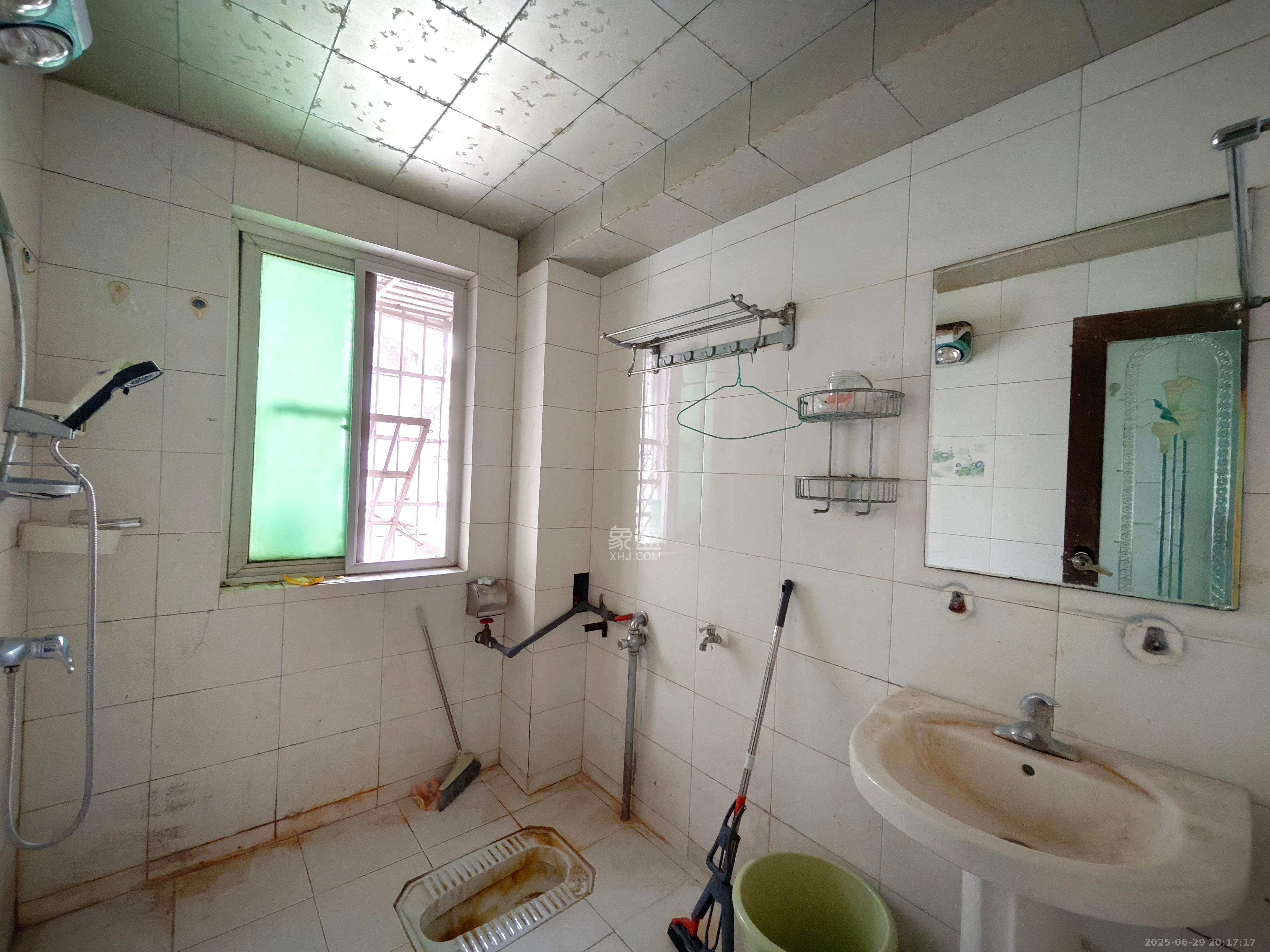 恩瑞麓山名园(龙王港小区) 2室2厅1卫 1800.0元/月 恩瑞麓山名园(龙王港小区) 2室2厅1卫 1800.0元/月室内图