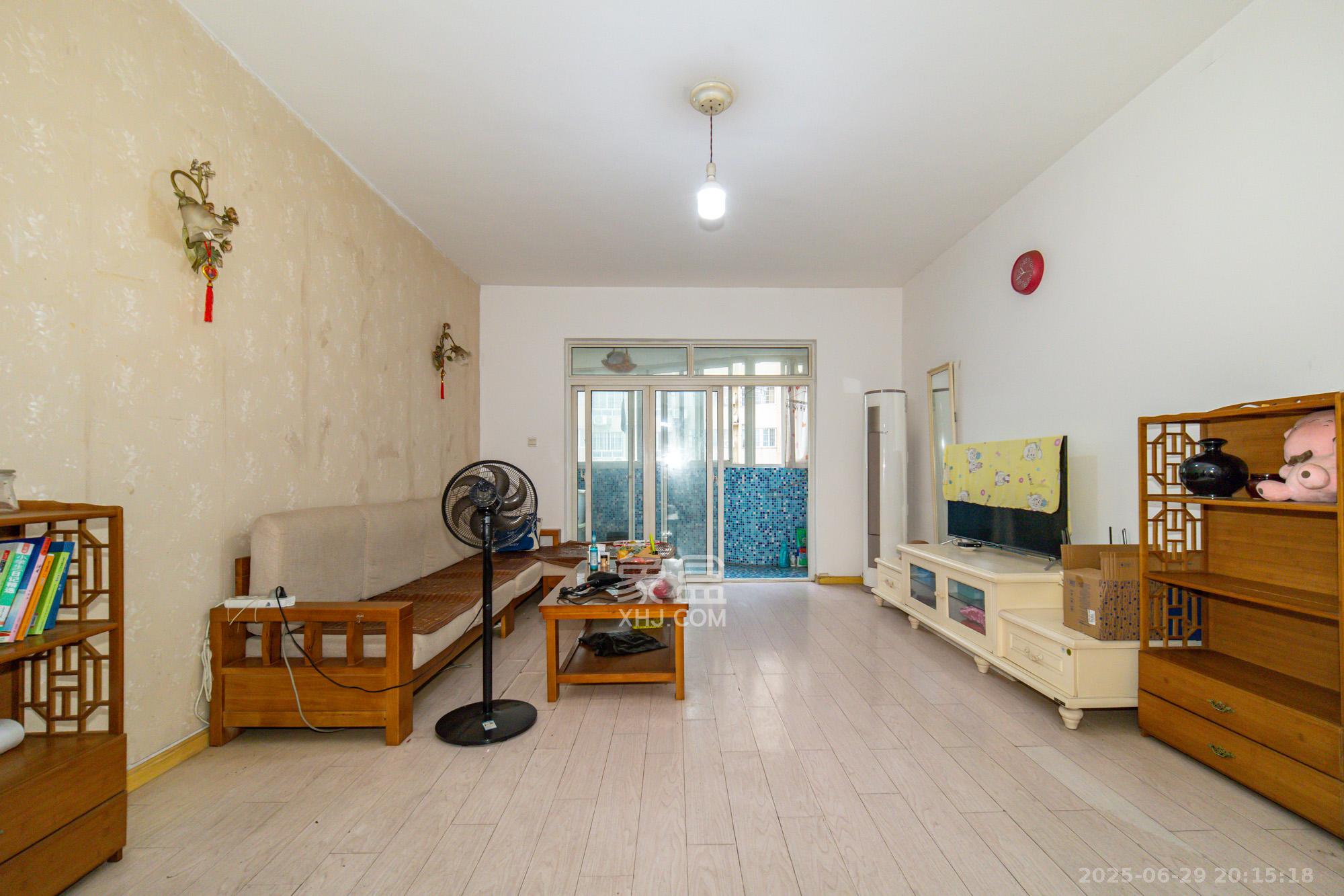 荣鑫家园 2室12厅1卫 36.8万 荣鑫家园 2室12厅1卫 36.8万客厅