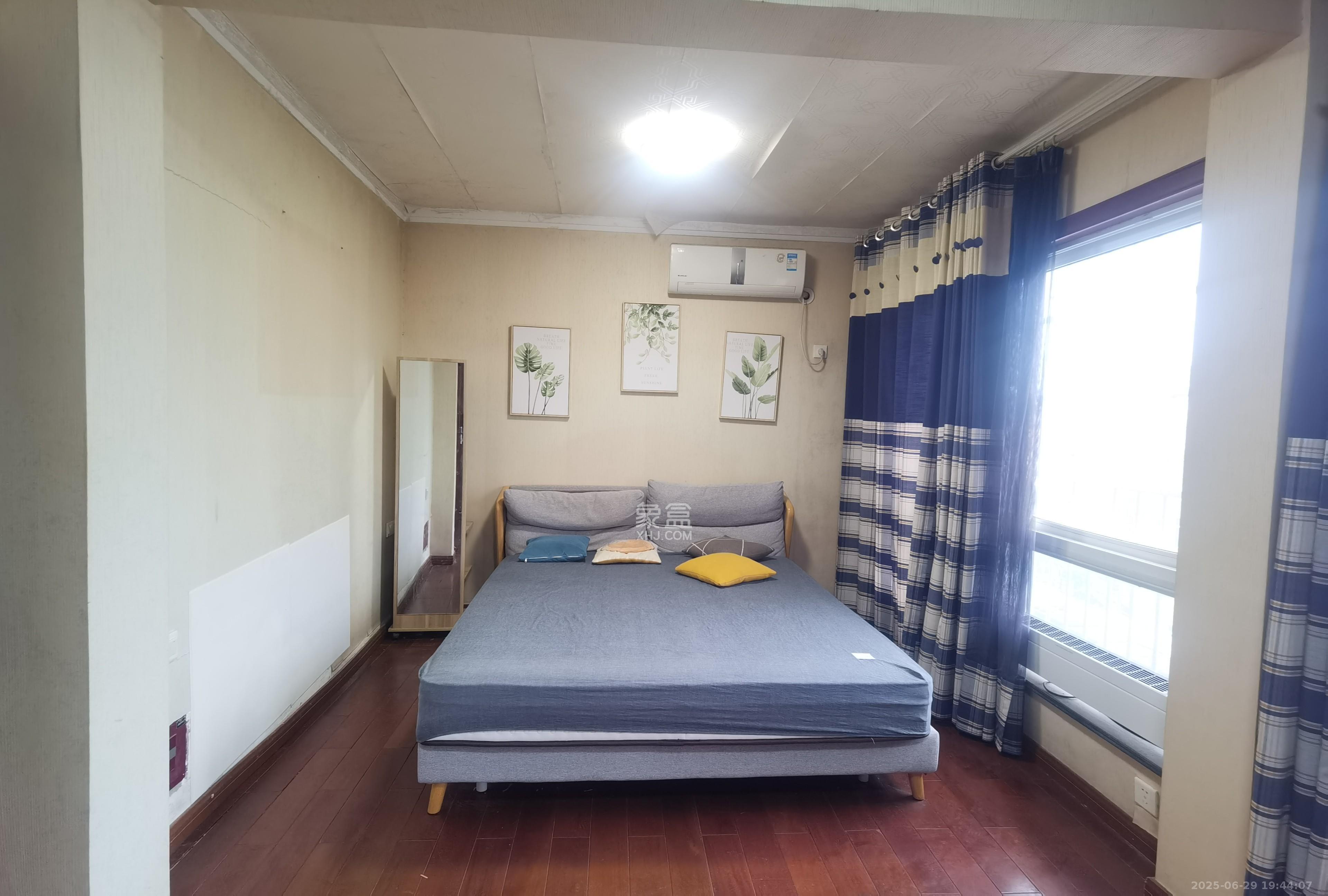 晶华美地  2室1厅1卫   1400.00元/月室内图
