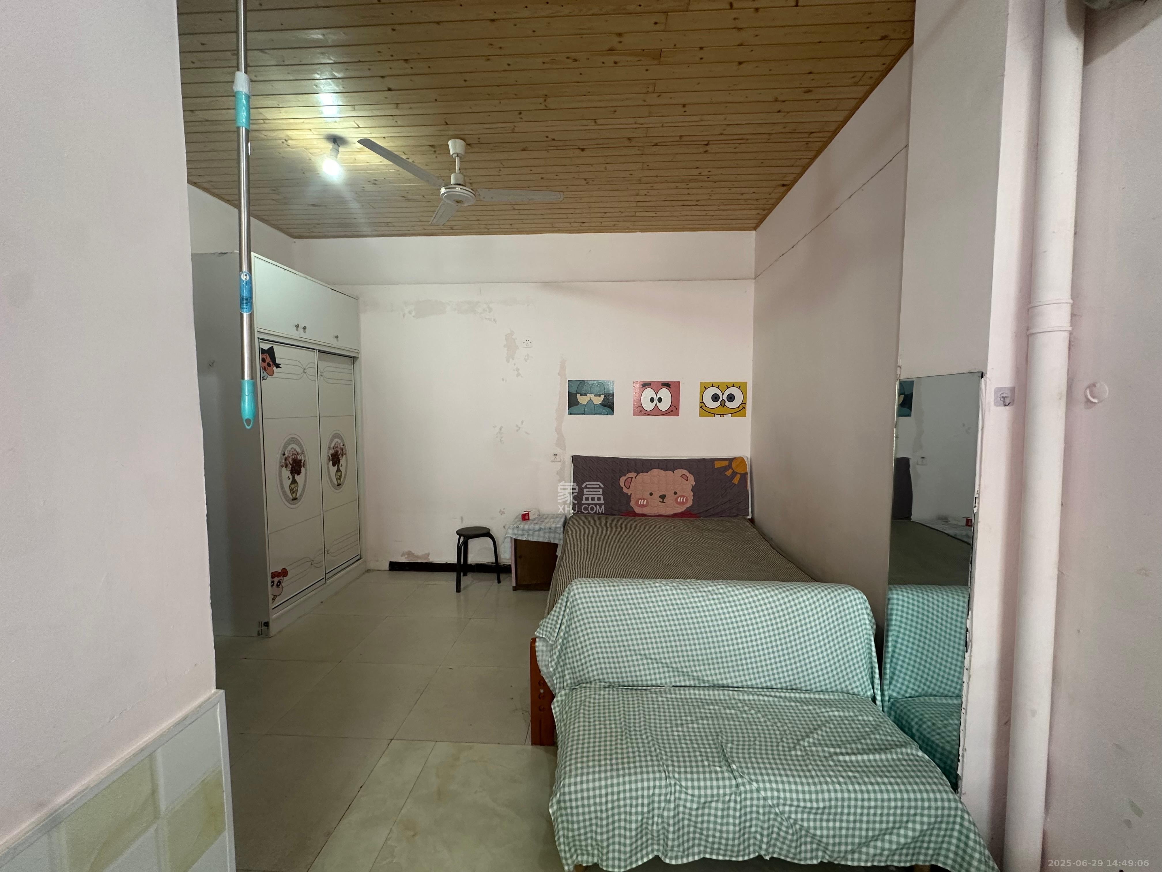 众鑫建材市场（长沙县星沙镇皮具市场）  1室1厅1卫    700.0元/月室内图