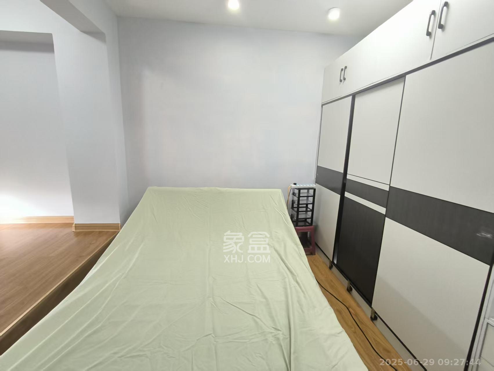 金域华府  1室1厅2卫   950.00元/月室内图