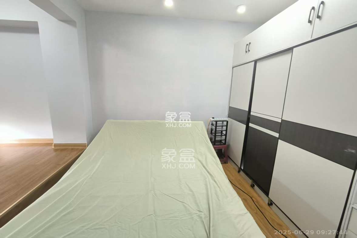 金域华府 1室1厅2卫 950.00元/月 金域华府 1室1厅2卫 950.00元/月室内图