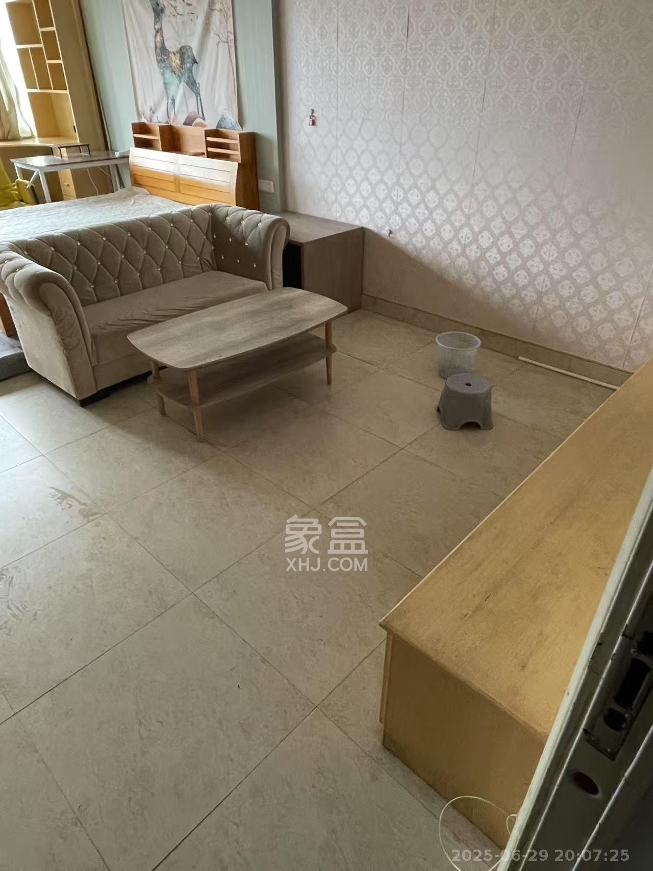 金碧文华  1室1厅1卫   1500.00元/月