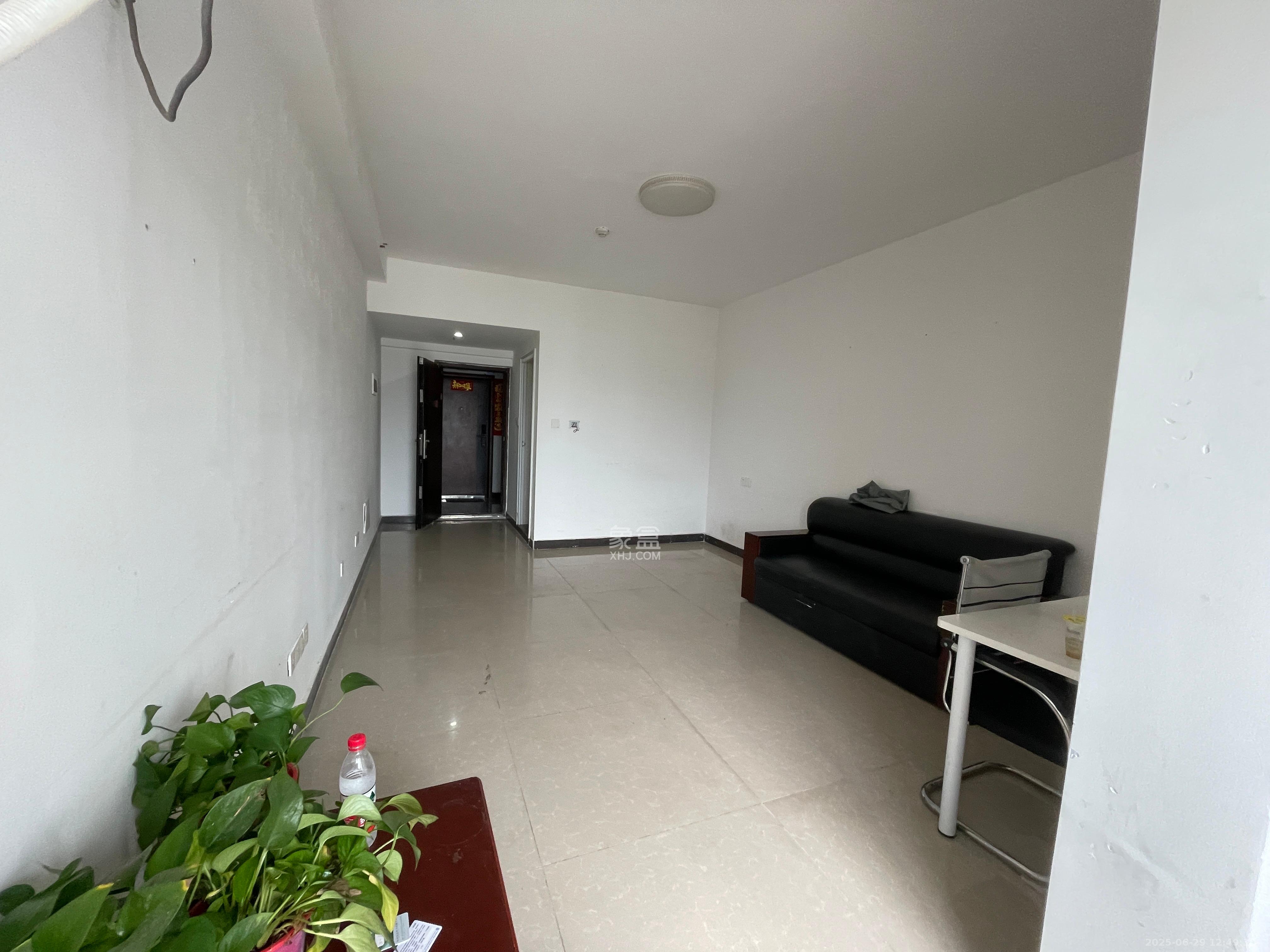 国泰九龙湾  1室1厅1卫    900.0元/月 国泰九龙湾  1室1厅1卫    900.0元/月