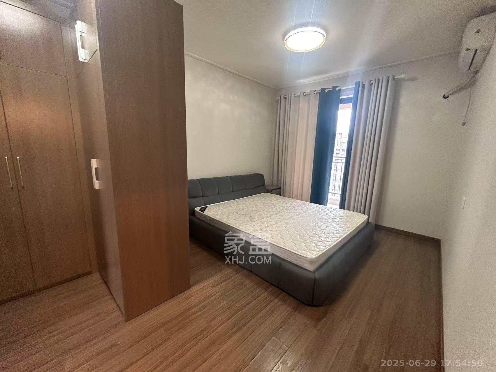 保利茉莉公馆  4室2厅2卫   3800.00元/月室内图