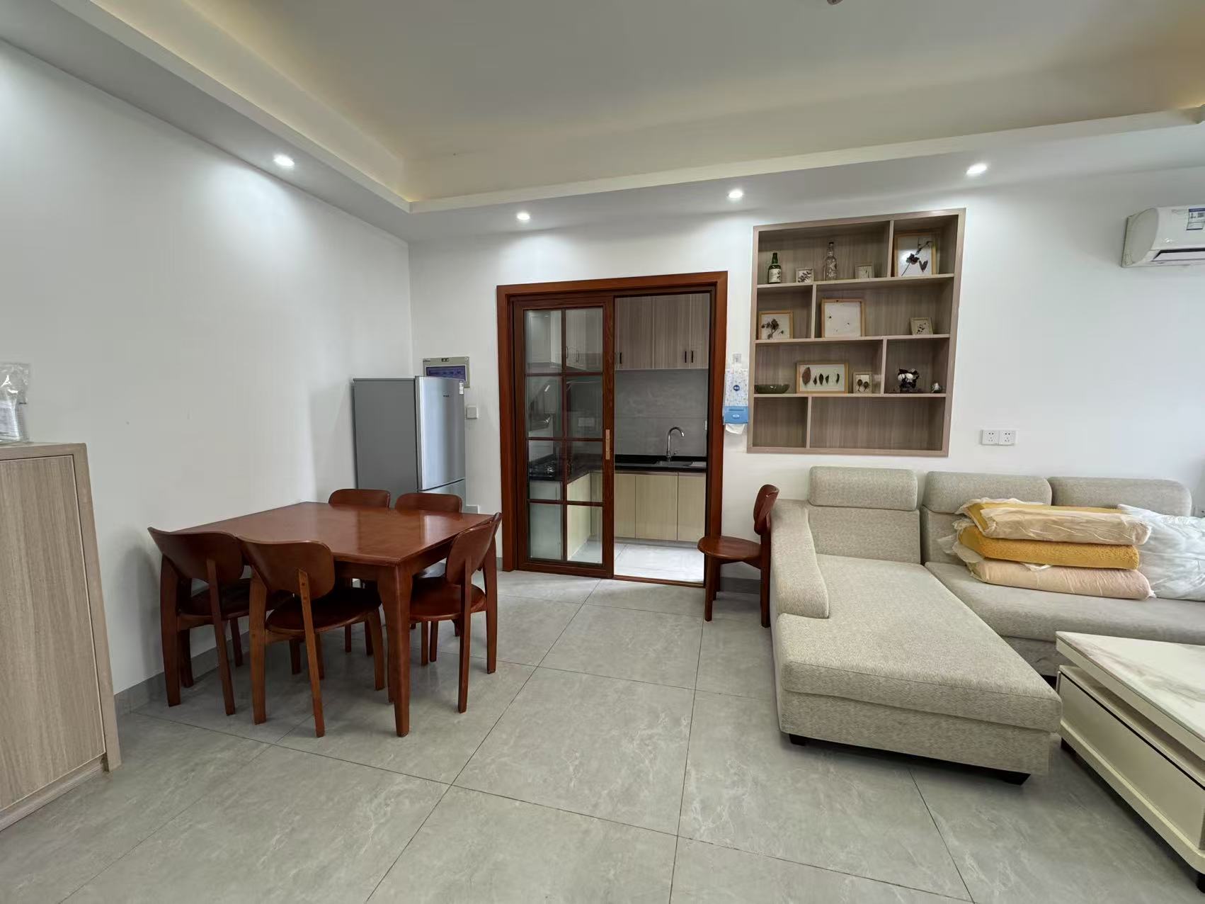 庐山一号 1室1厅1卫 25.0万 庐山一号 1室1厅1卫 25.0万室内图