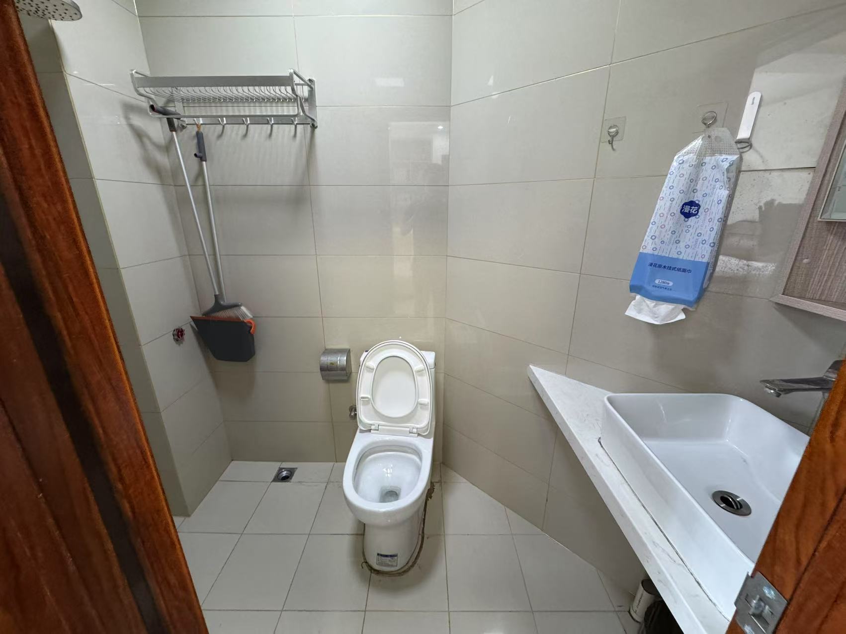 庐山一号 1室1厅1卫 25.0万 庐山一号 1室1厅1卫 25.0万室内图