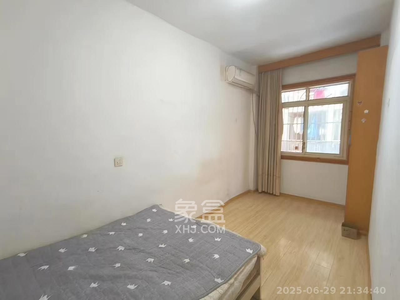 长勘小区  3室1厅1卫   2000.00元/月室内图