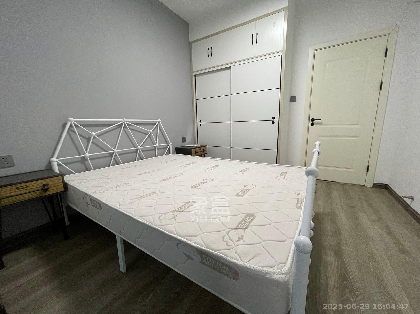建发中央悦府  2室2厅1卫   3300.00元/月室内图