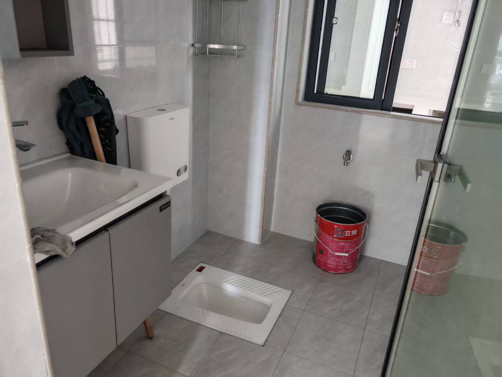 互助小区电梯房  2室2厅1卫   1600.00元/月室内图