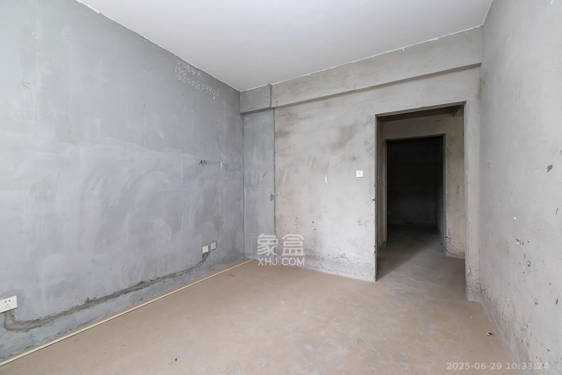 明发国际城 3室2厅1卫 75.0万 明发国际城 3室2厅1卫 75.0万卧室