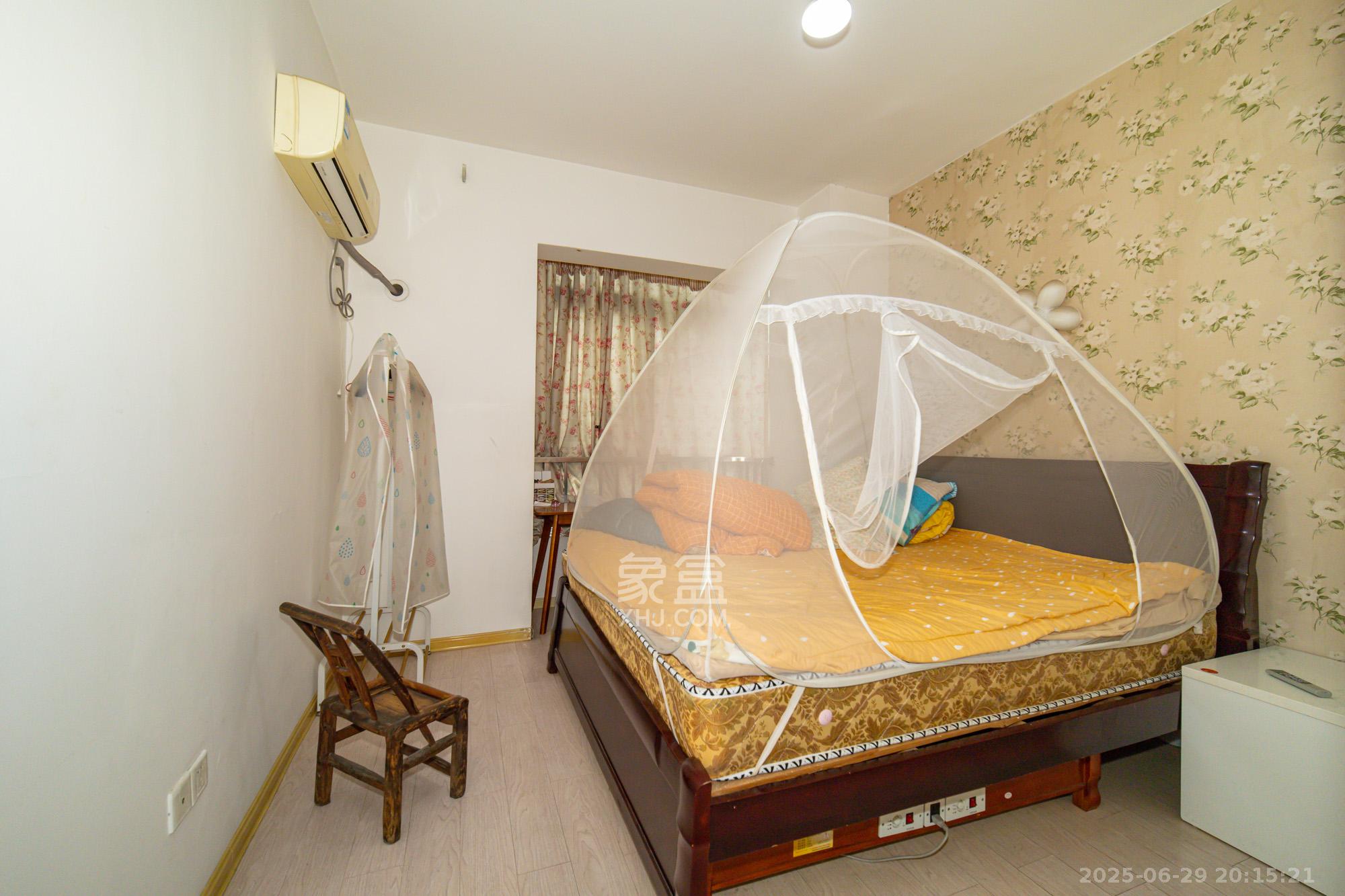 荣鑫家园 2室12厅1卫 36.8万 荣鑫家园 2室12厅1卫 36.8万卧室