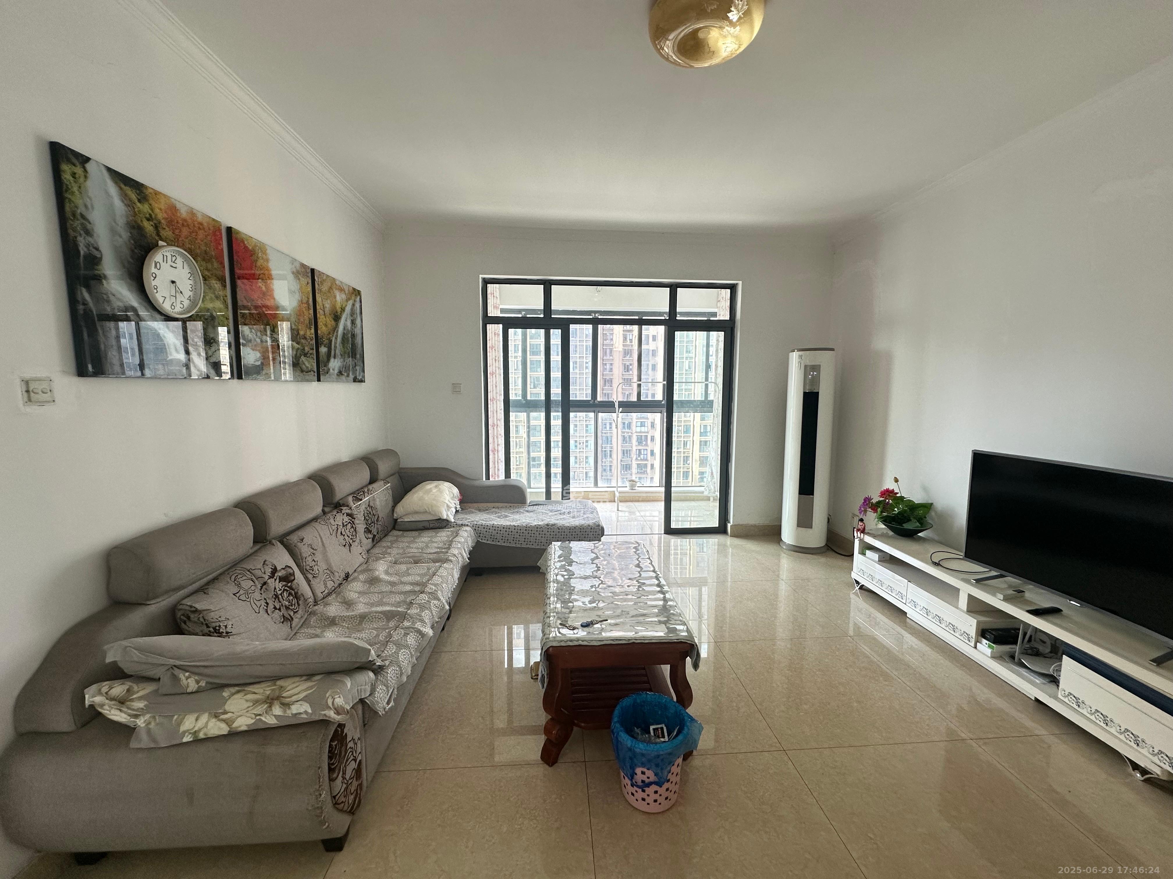 鑫远熙山 4室2厅2卫 2400.0元/月 鑫远熙山 4室2厅2卫 2400.0元/月室内图