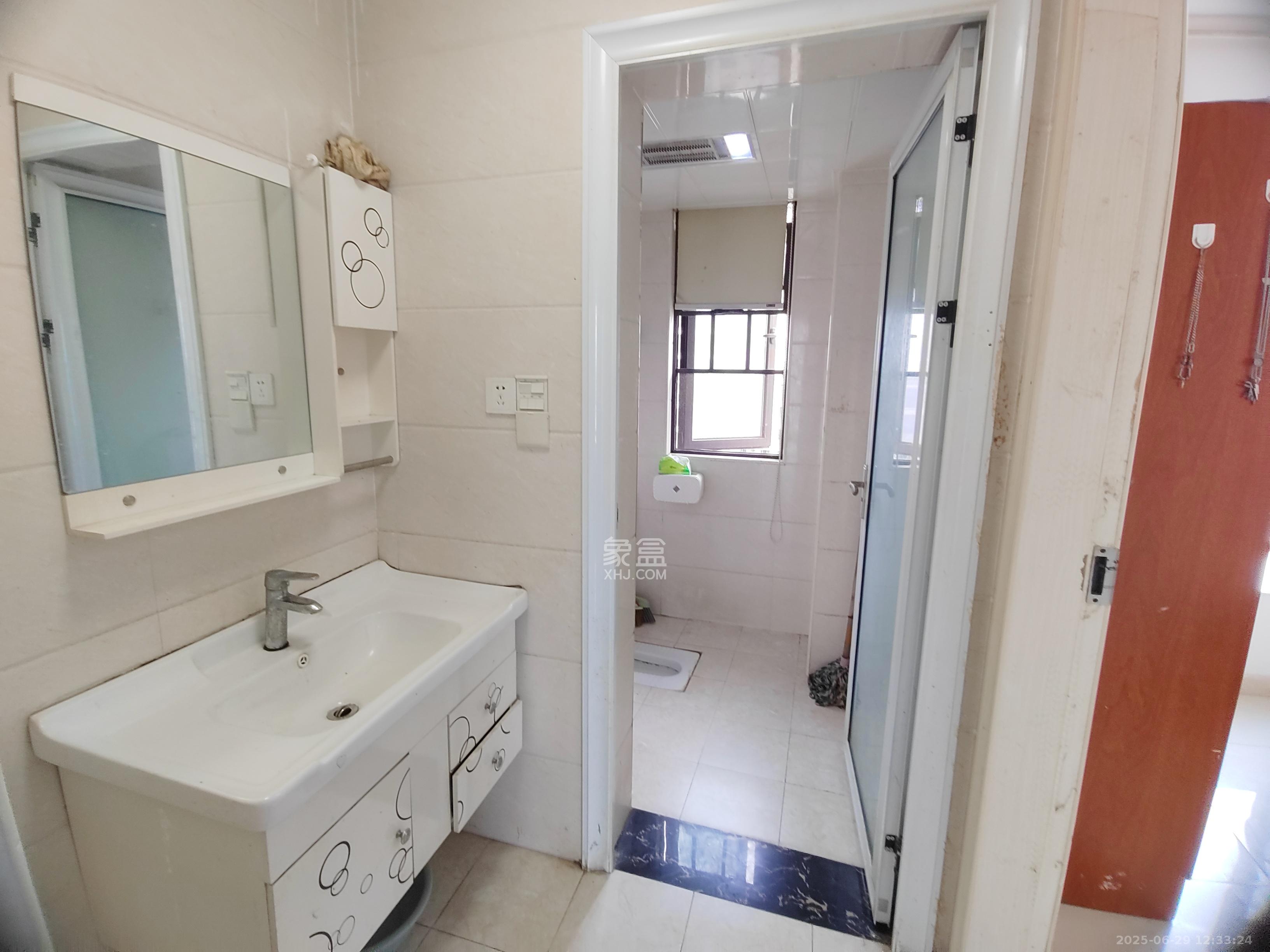 保利西海岸B区  3室2厅1卫   2800.00元/月室内图