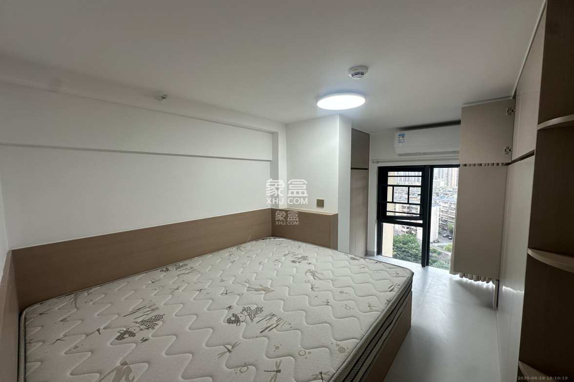 卓越伊景苑  2室1厅1卫    2000.0元/月 卓越伊景苑  2室1厅1卫    2000.0元/月室内图