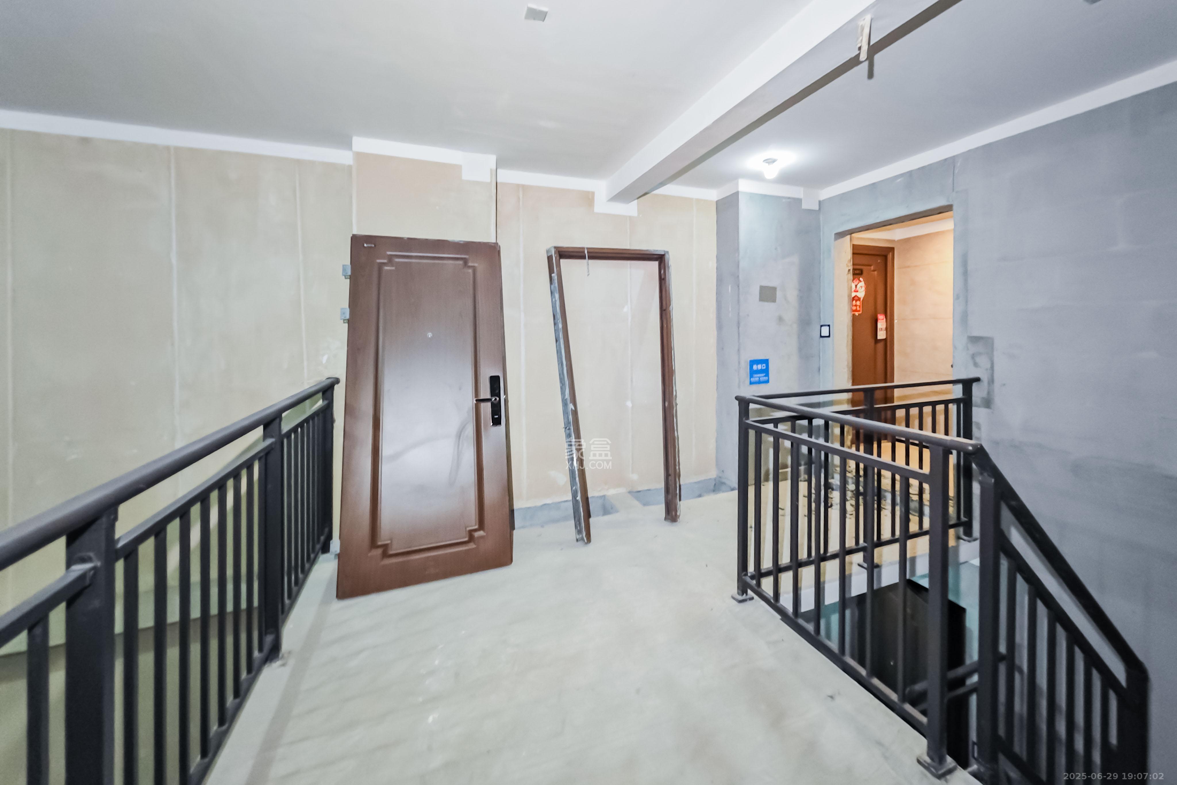 建发玖洲观澜  4室2厅2卫   157.00万其他