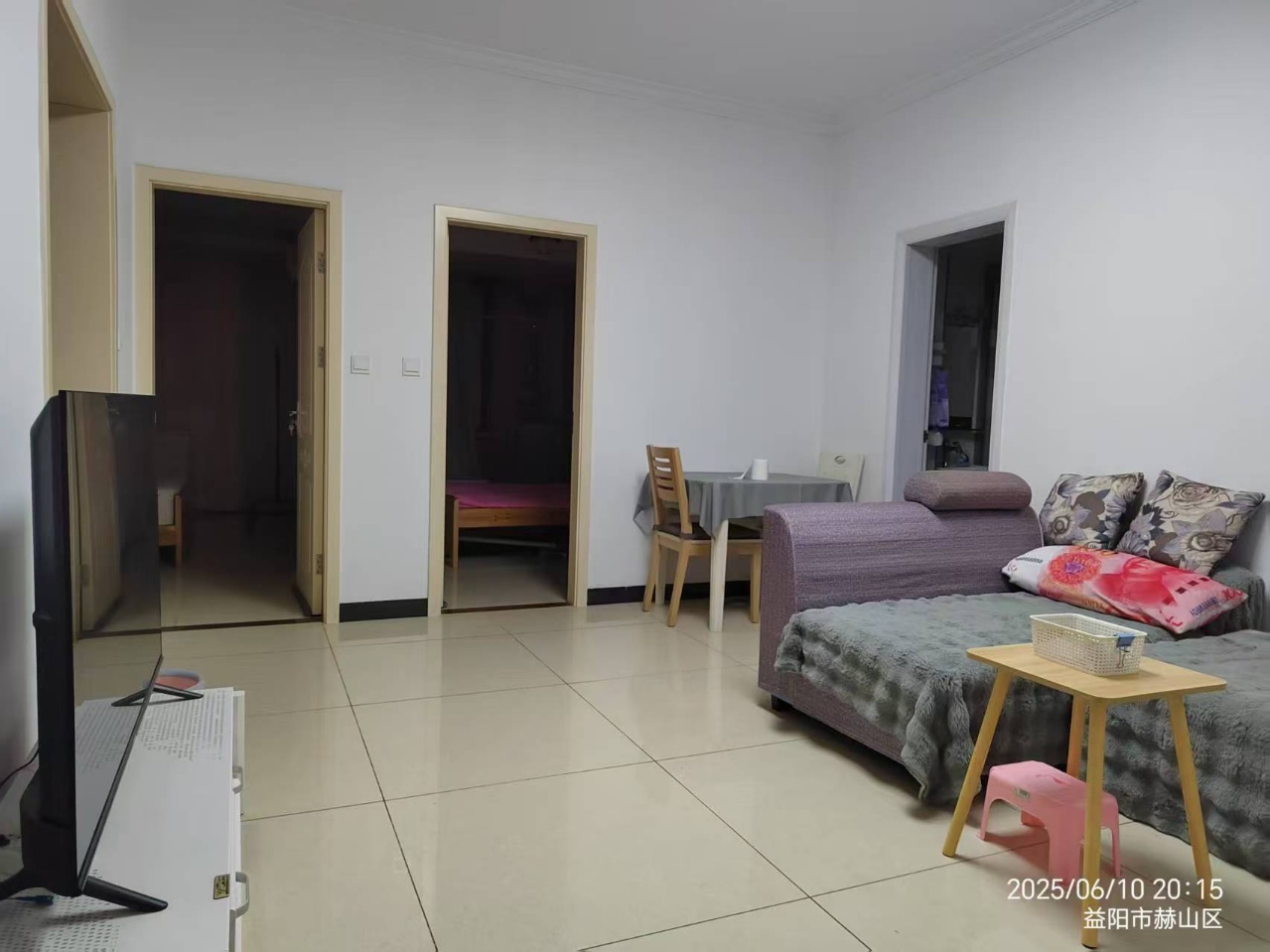 金山俪园  2室2厅1卫    1400.0元/月 金山俪园  2室2厅1卫    1400.0元/月室内图