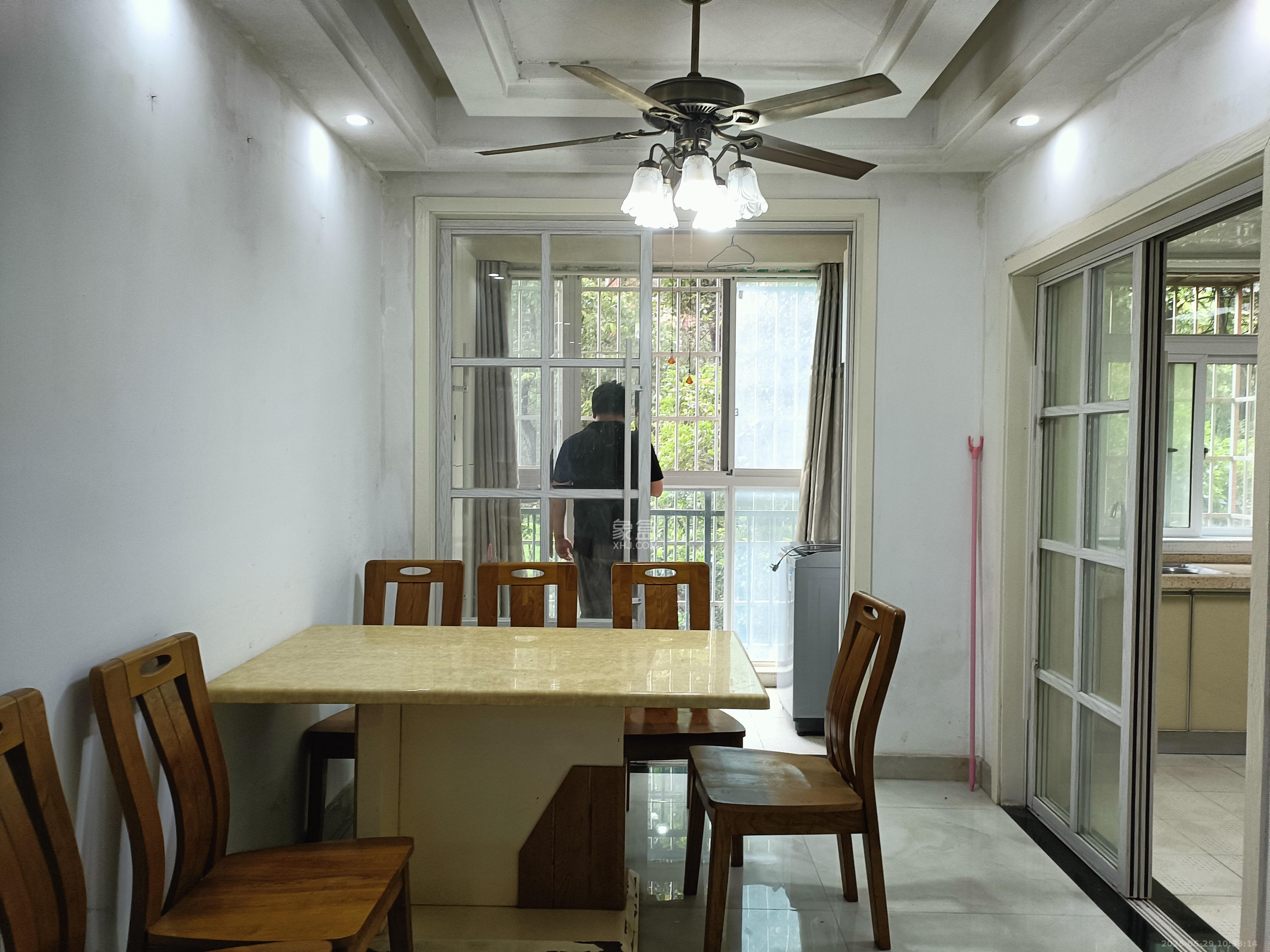 凯富漫城 3室2厅2卫 1550.0元/月 凯富漫城 3室2厅2卫 1550.0元/月室内图