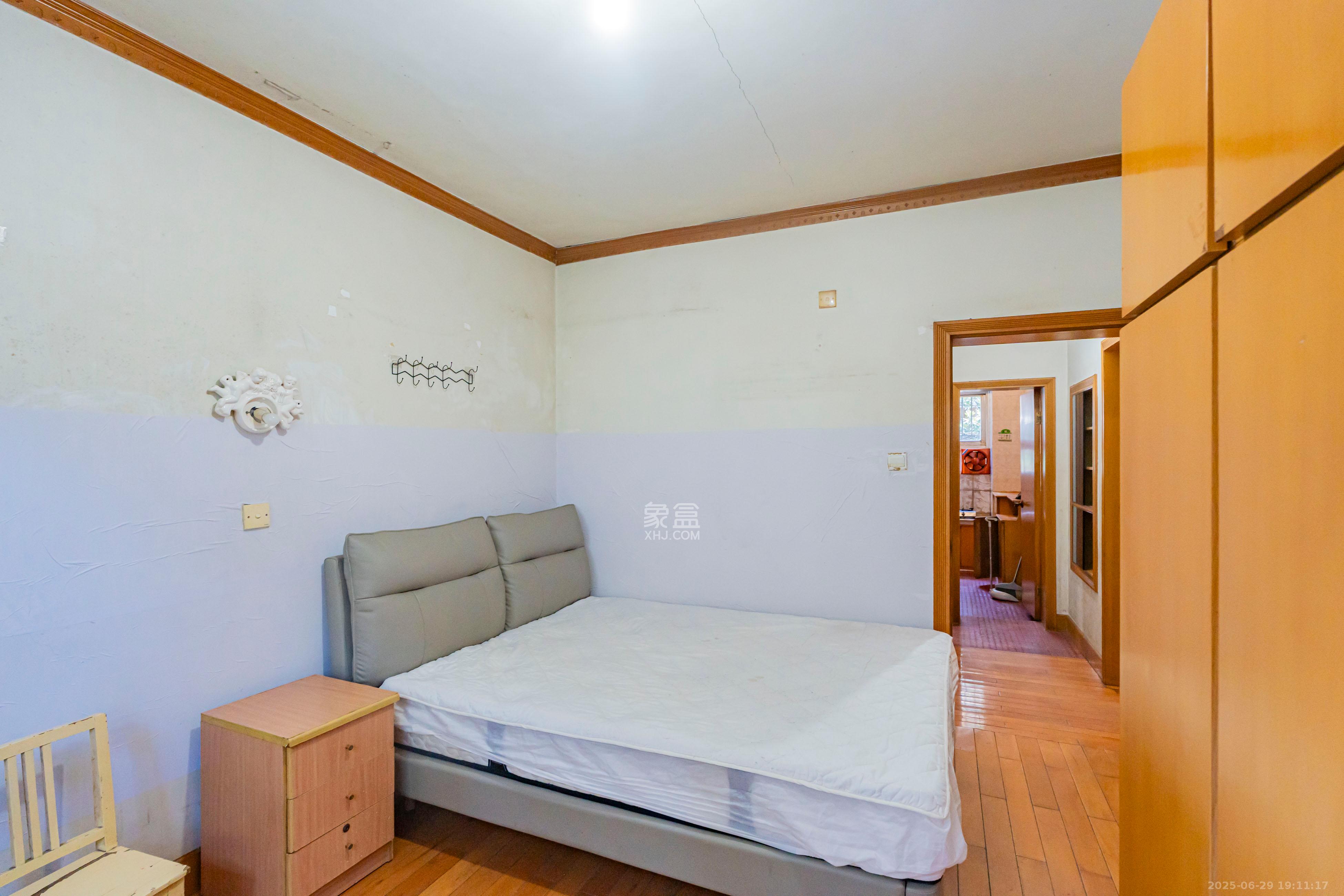 麻园公寓(下麻园岭40号) 2室1厅1卫 35.0万 麻园公寓(下麻园岭40号) 2室1厅1卫 35.0万卧室