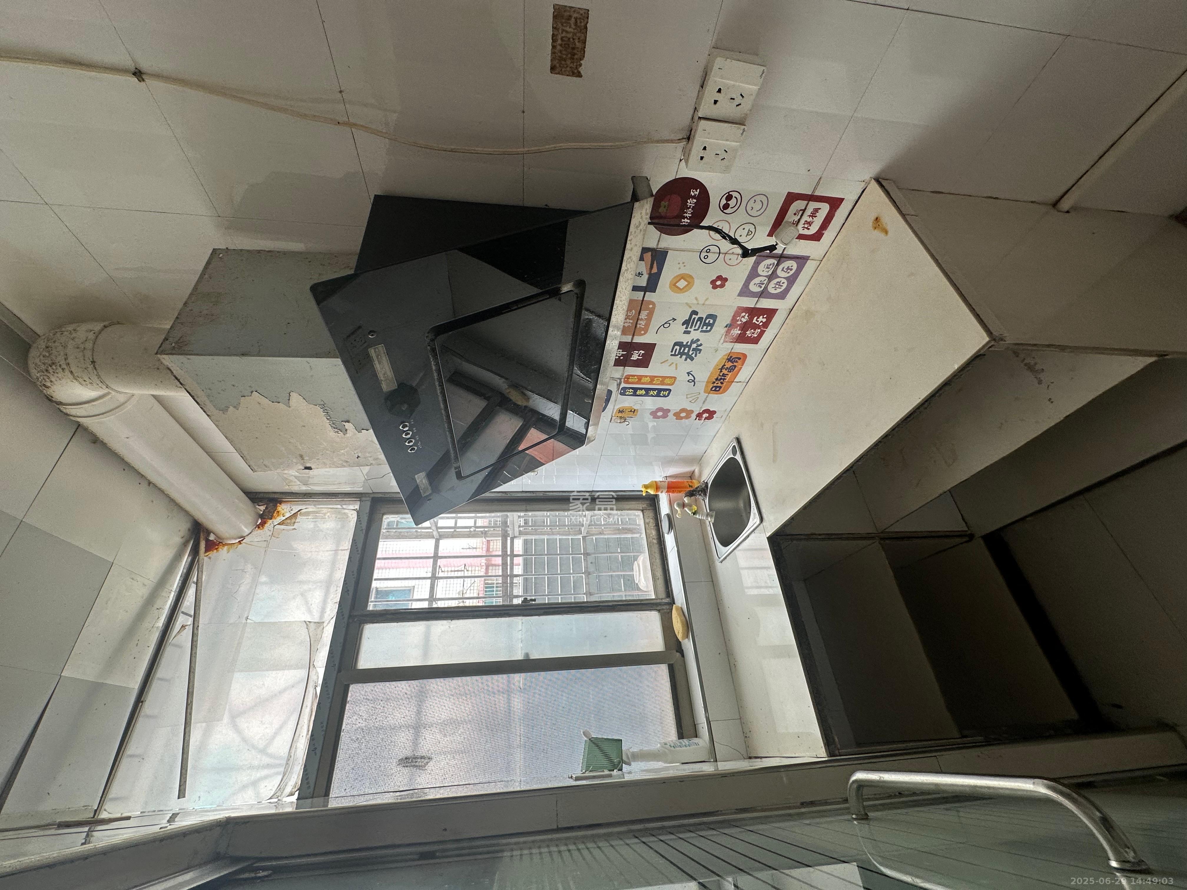 众鑫建材市场（长沙县星沙镇皮具市场）  1室1厅1卫    700.0元/月室内图