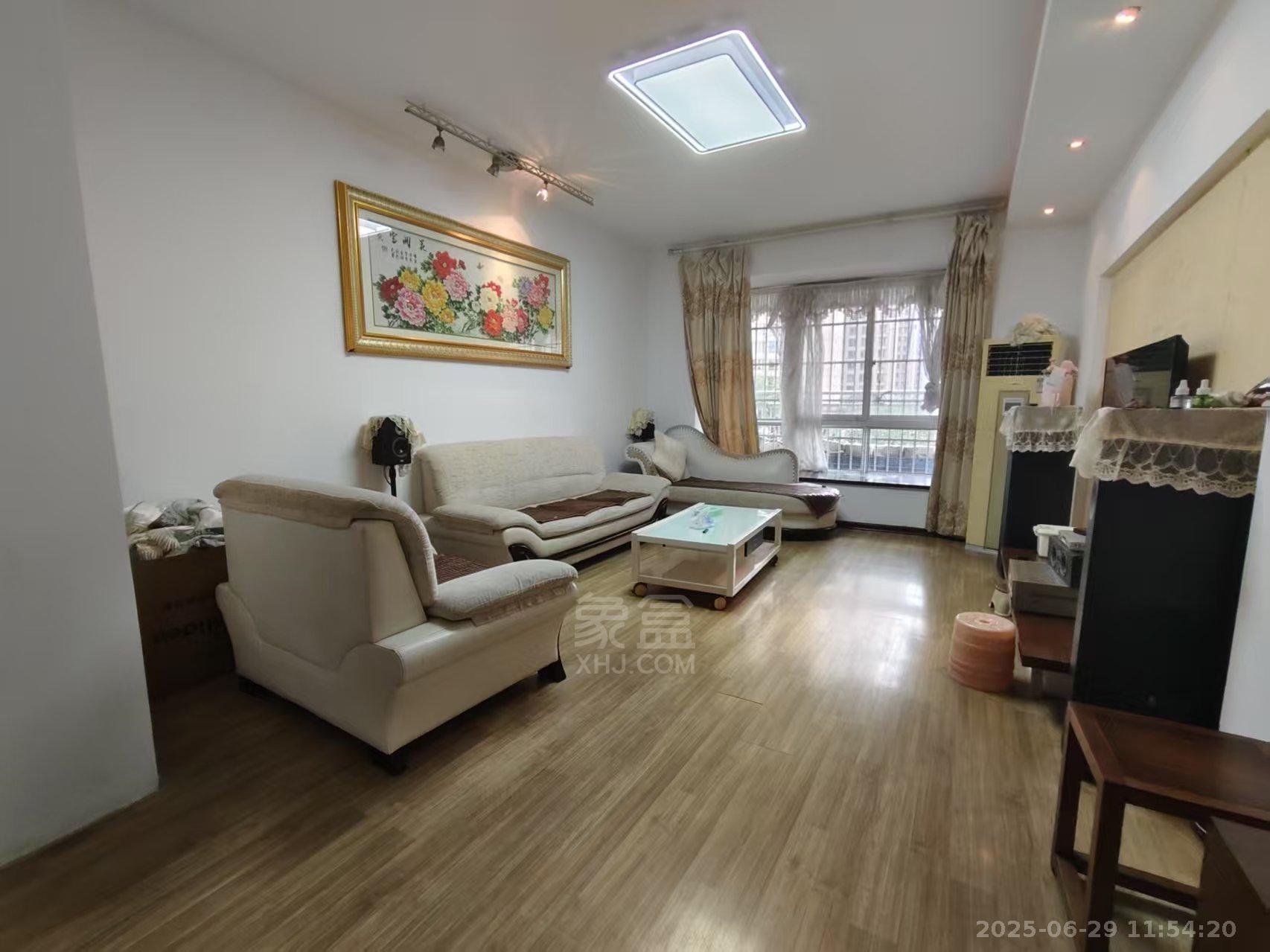 珠江丽园 3室1厅2卫 1500.0元/月 珠江丽园 3室1厅2卫 1500.0元/月室内图