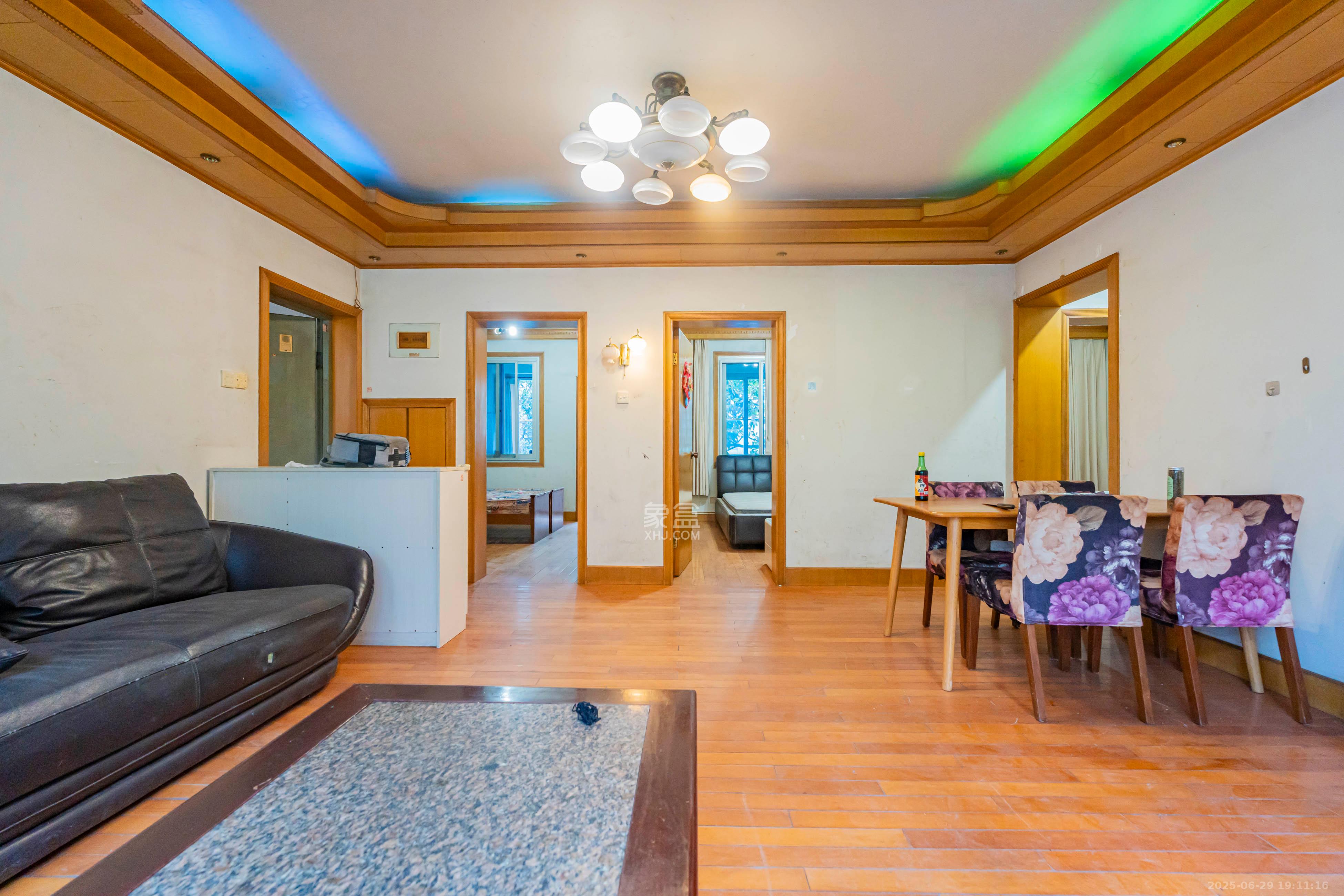 麻园公寓（下麻园岭40号）  2室1厅1卫    35.0万客厅