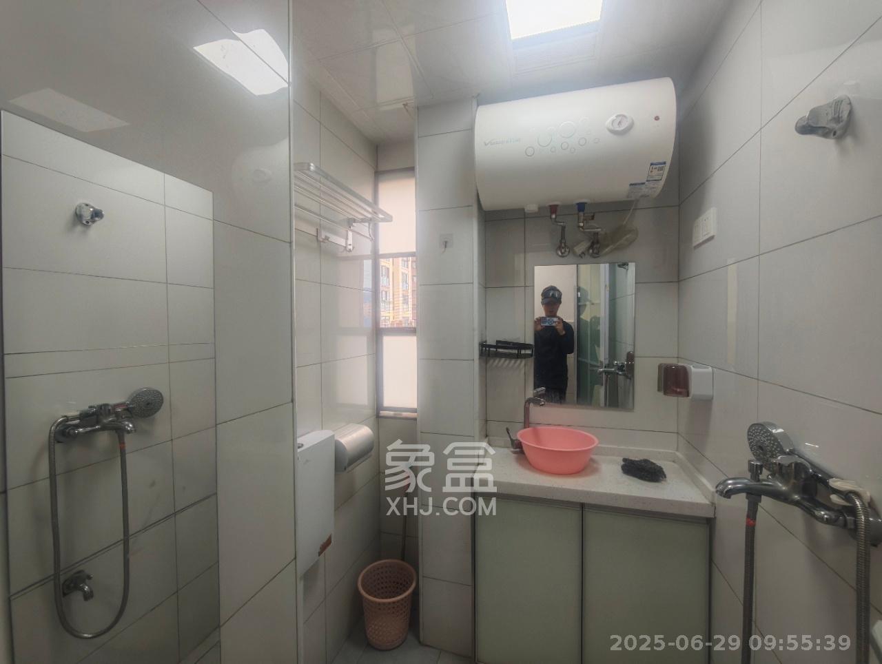 中交中央公园D4区  1室1厅1卫    1800.0元/月室内图