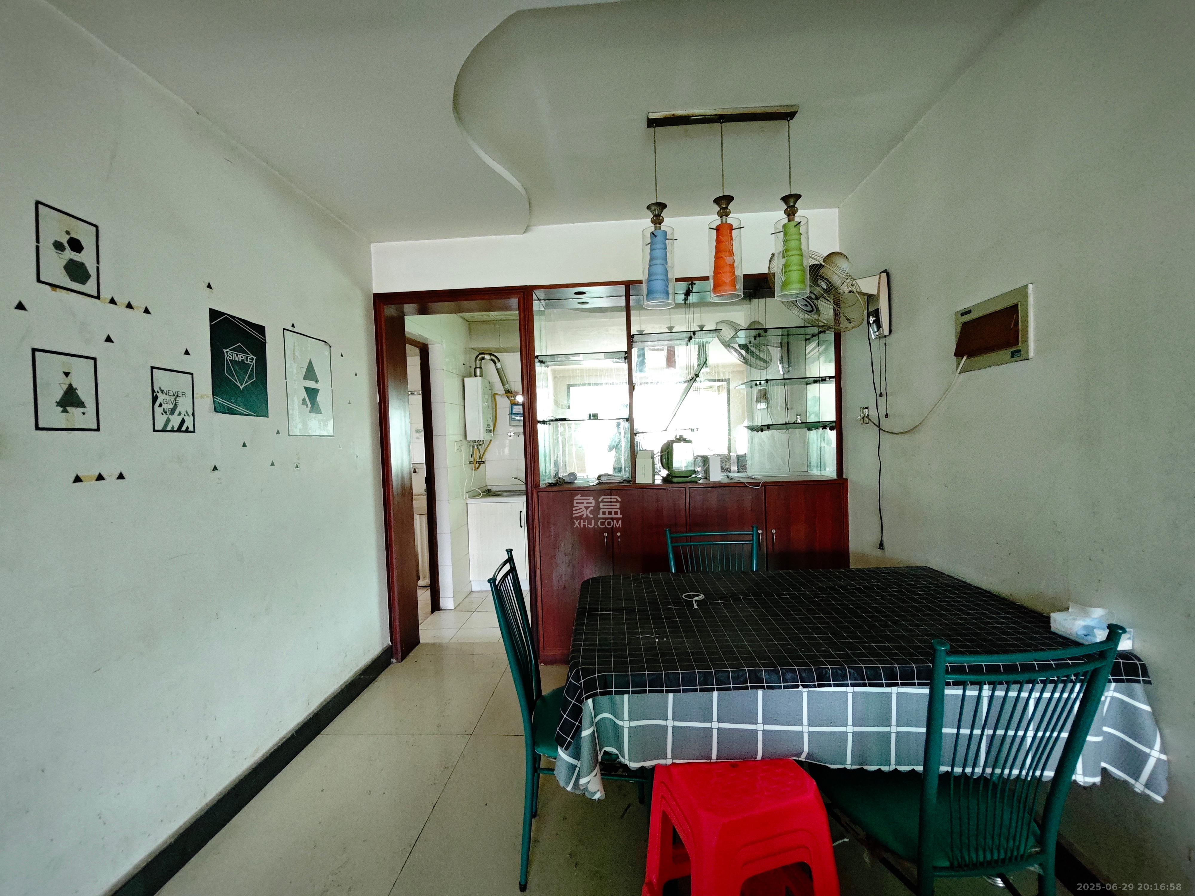 恩瑞麓山名园(龙王港小区) 2室2厅1卫 1800.0元/月 恩瑞麓山名园(龙王港小区) 2室2厅1卫 1800.0元/月室内图