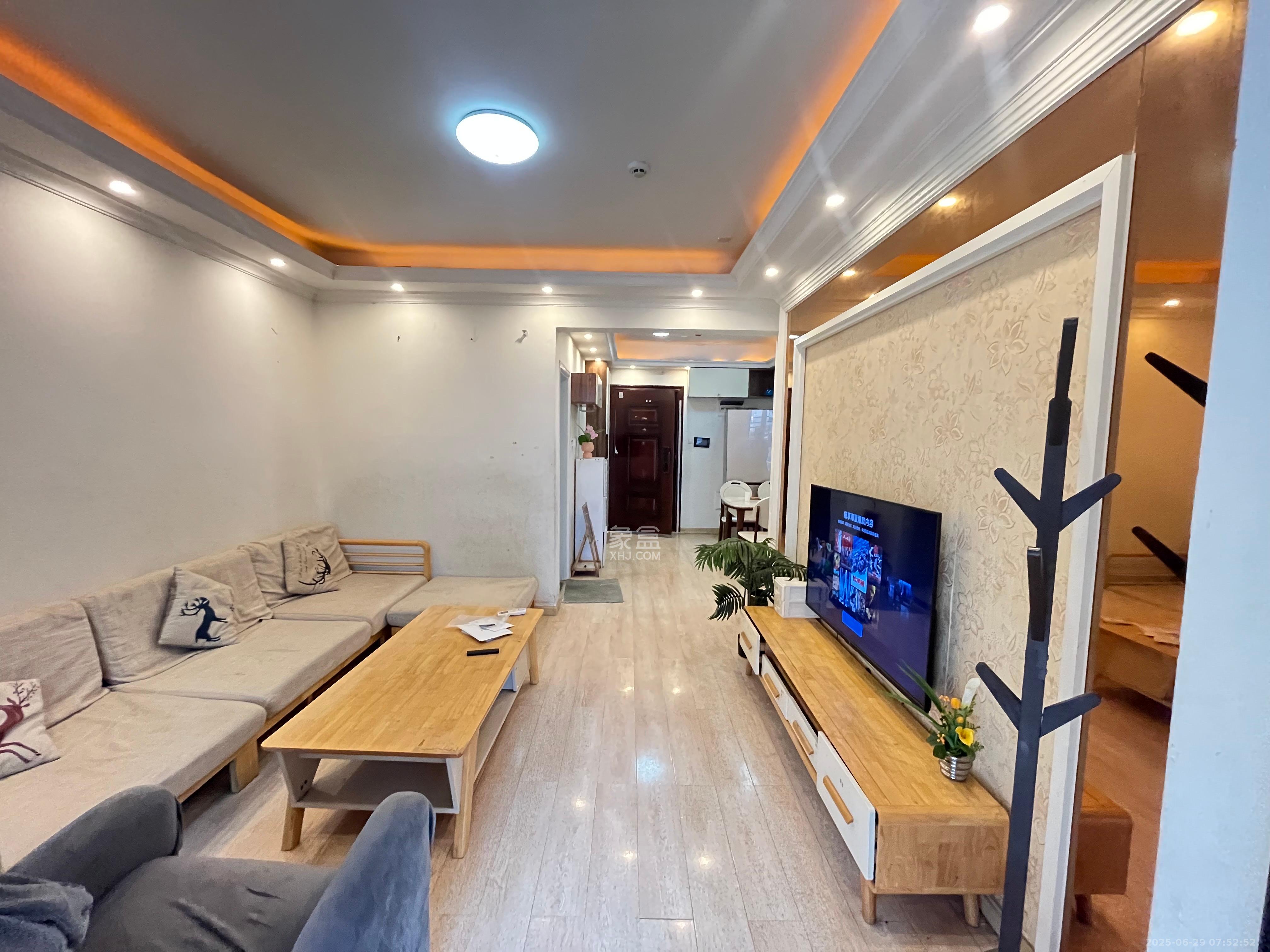 五江天街北区  2室2厅1卫   2500.00元/月室内图