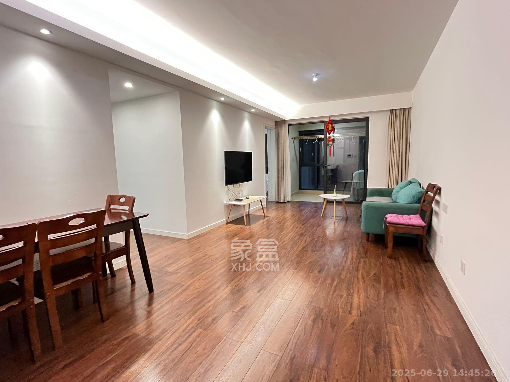 万科魅力之城观澜里 3室2厅2卫 2600.0元/月 万科魅力之城观澜里 3室2厅2卫 2600.0元/月室内图