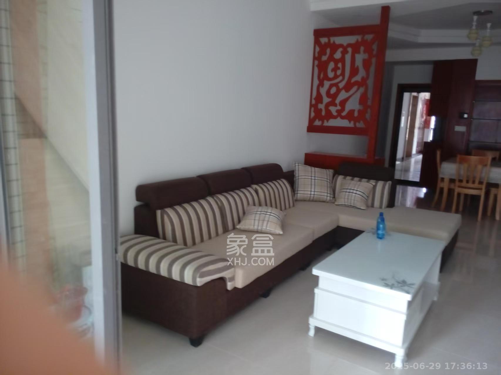 鑫远熙山 4室2厅2卫 2700.0元/月 鑫远熙山 4室2厅2卫 2700.0元/月室内图