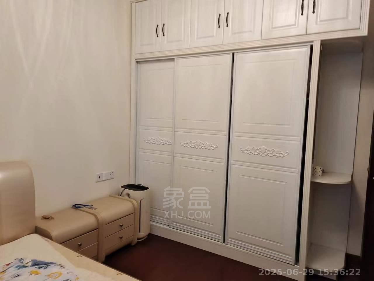 恒大华府 1室1厅1卫 1800.0元/月 恒大华府 1室1厅1卫 1800.0元/月室内图