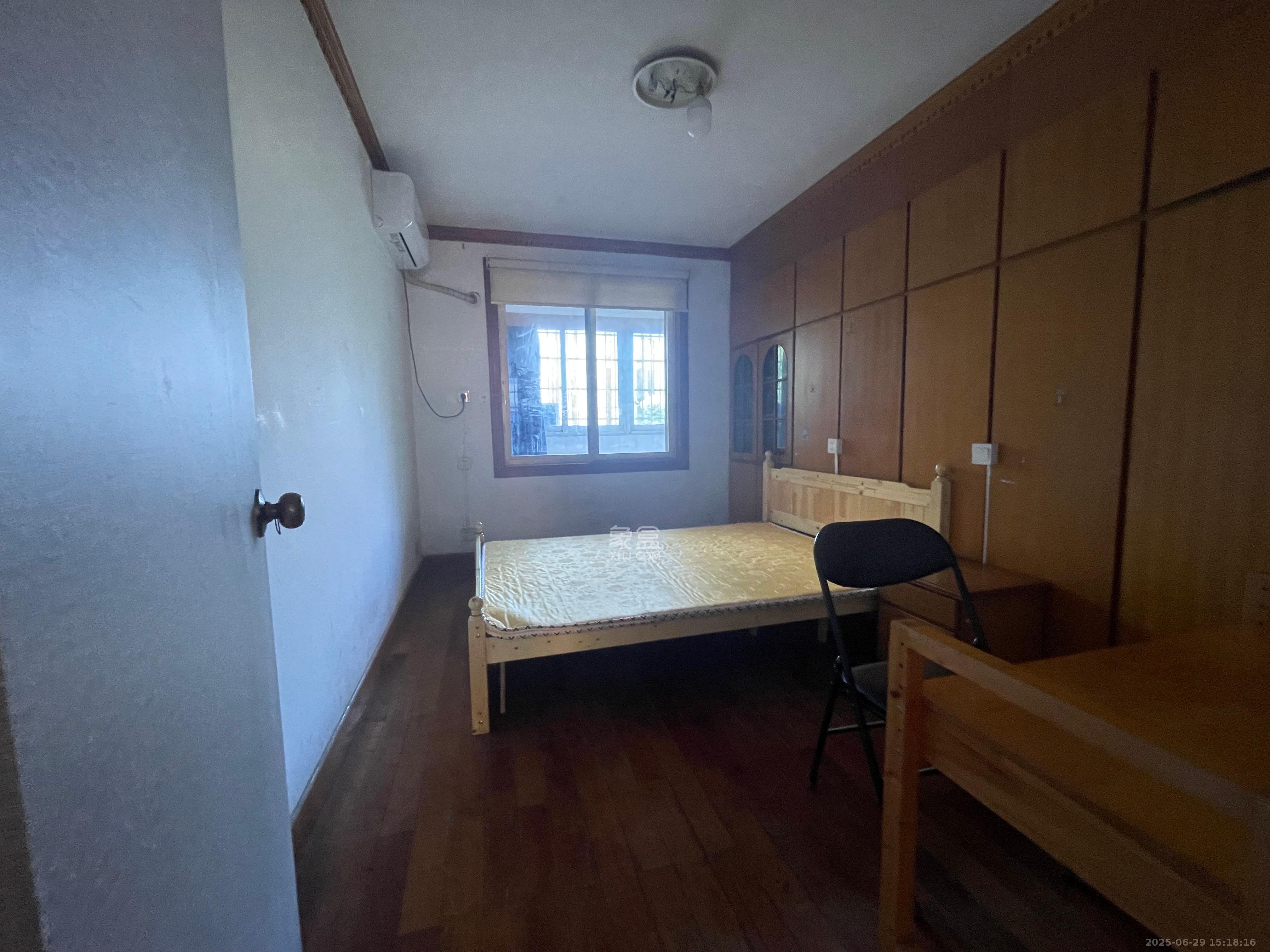 人造板厂宿舍（新河北堤1号）  3室1厅1卫   2400.00元/月室内图