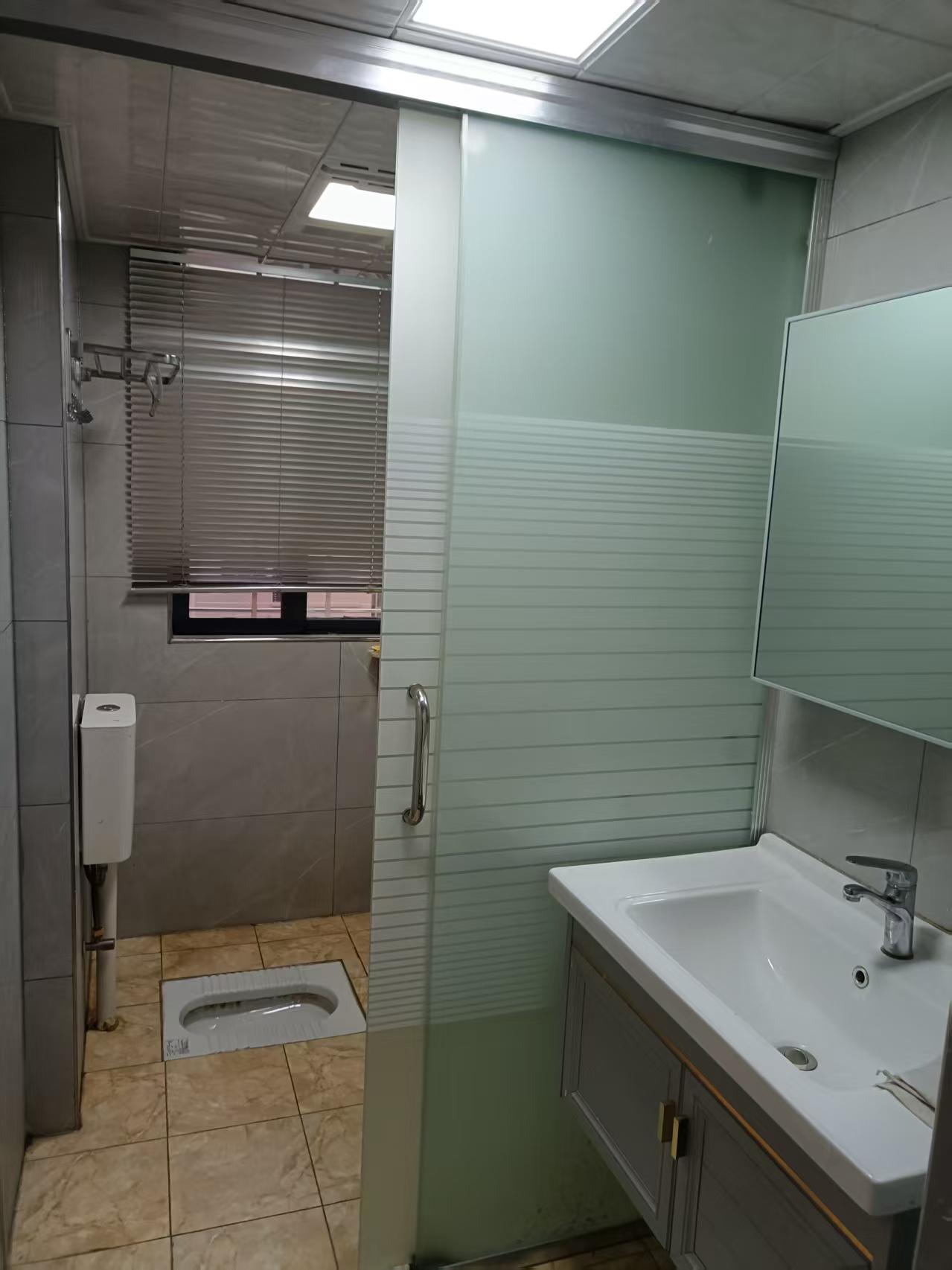 双江安置小区 3室2厅2卫 1680.0元/月 双江安置小区 3室2厅2卫 1680.0元/月室内图