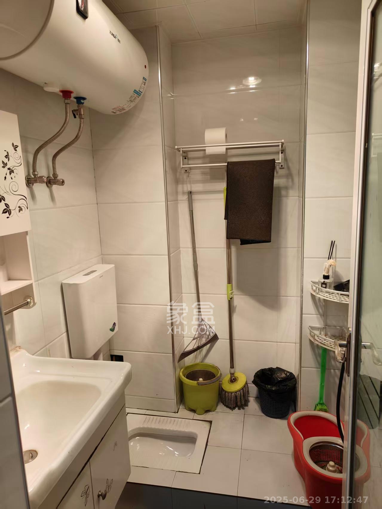 步行街大厦 1室1厅1卫 1200.0元/月 步行街大厦 1室1厅1卫 1200.0元/月室内图