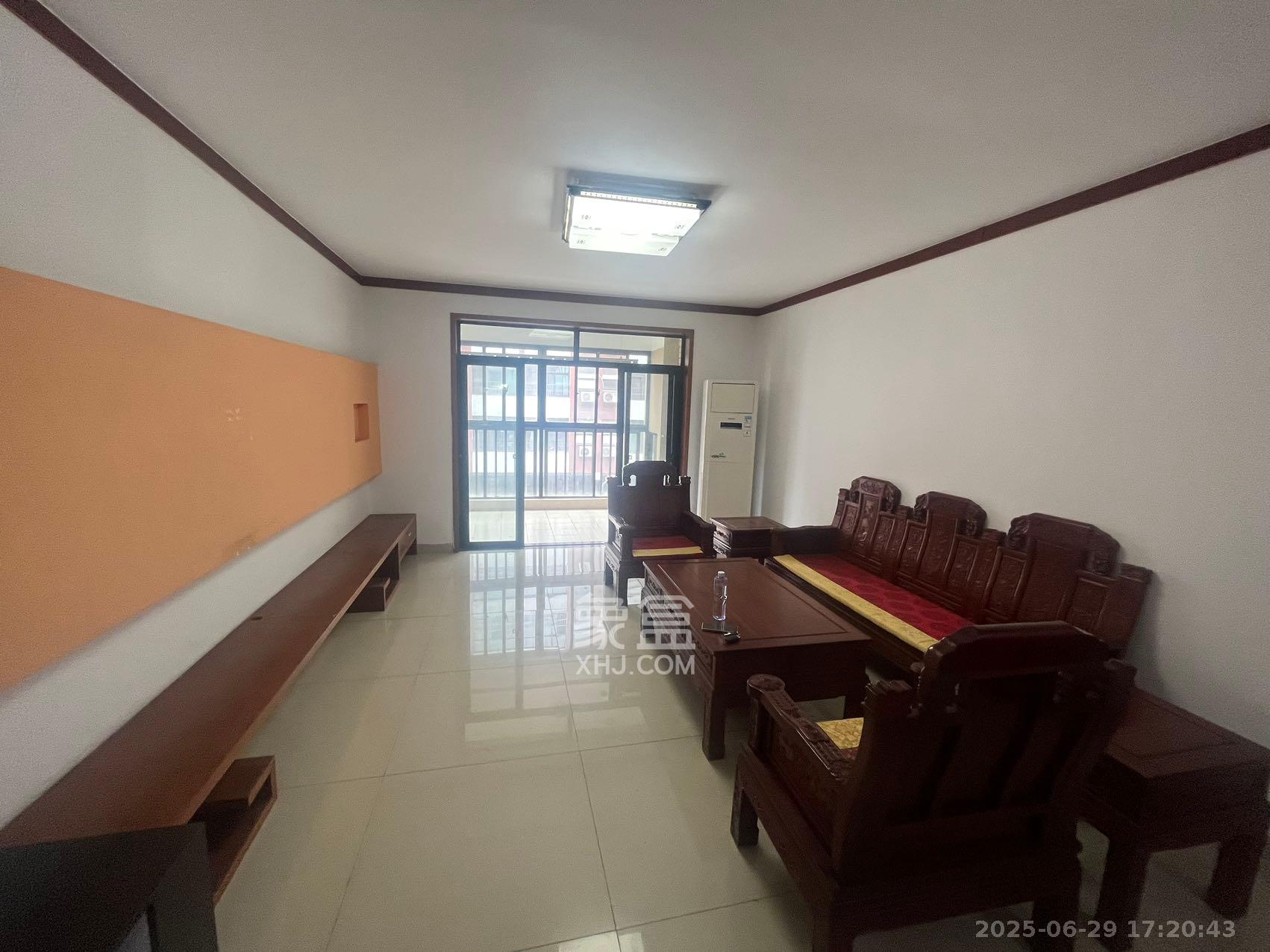 三江花中城 2室2厅1卫 2400.0元/月 三江花中城 2室2厅1卫 2400.0元/月室内图