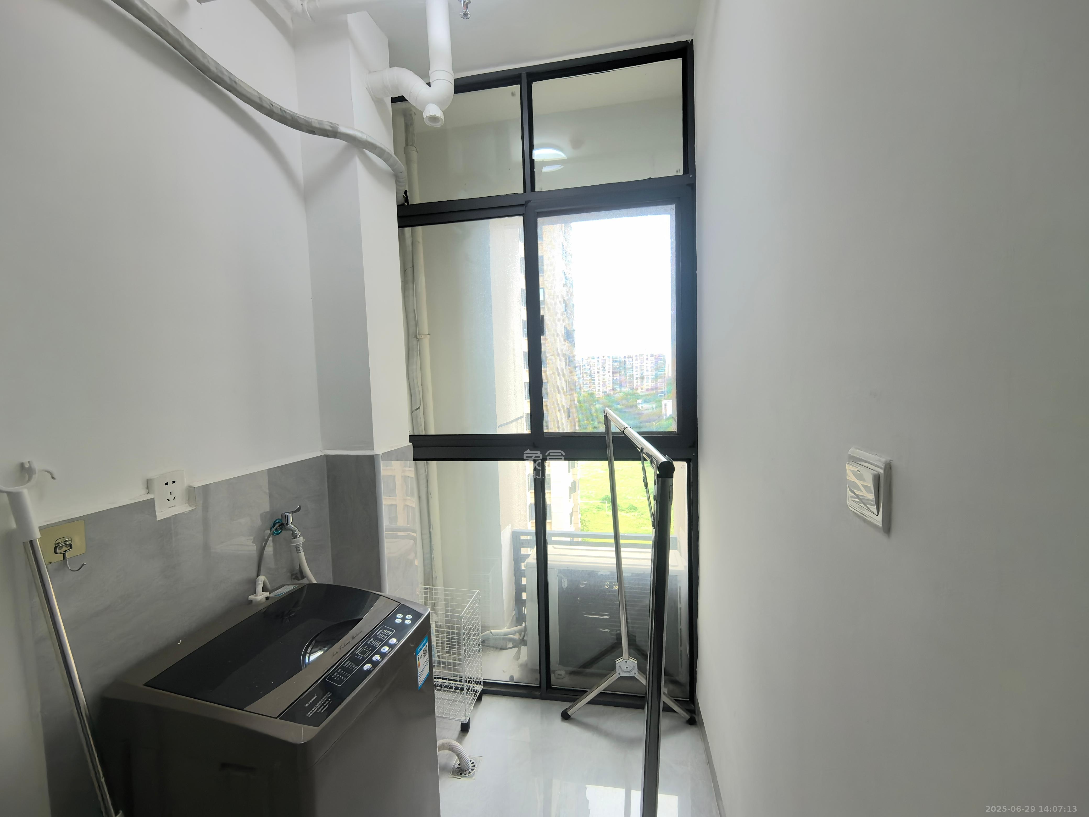 果遇微住宅(筑安雅居)  1室1厅1卫    1500.0元/月 果遇微住宅(筑安雅居)  1室1厅1卫    1500.0元/月室内图