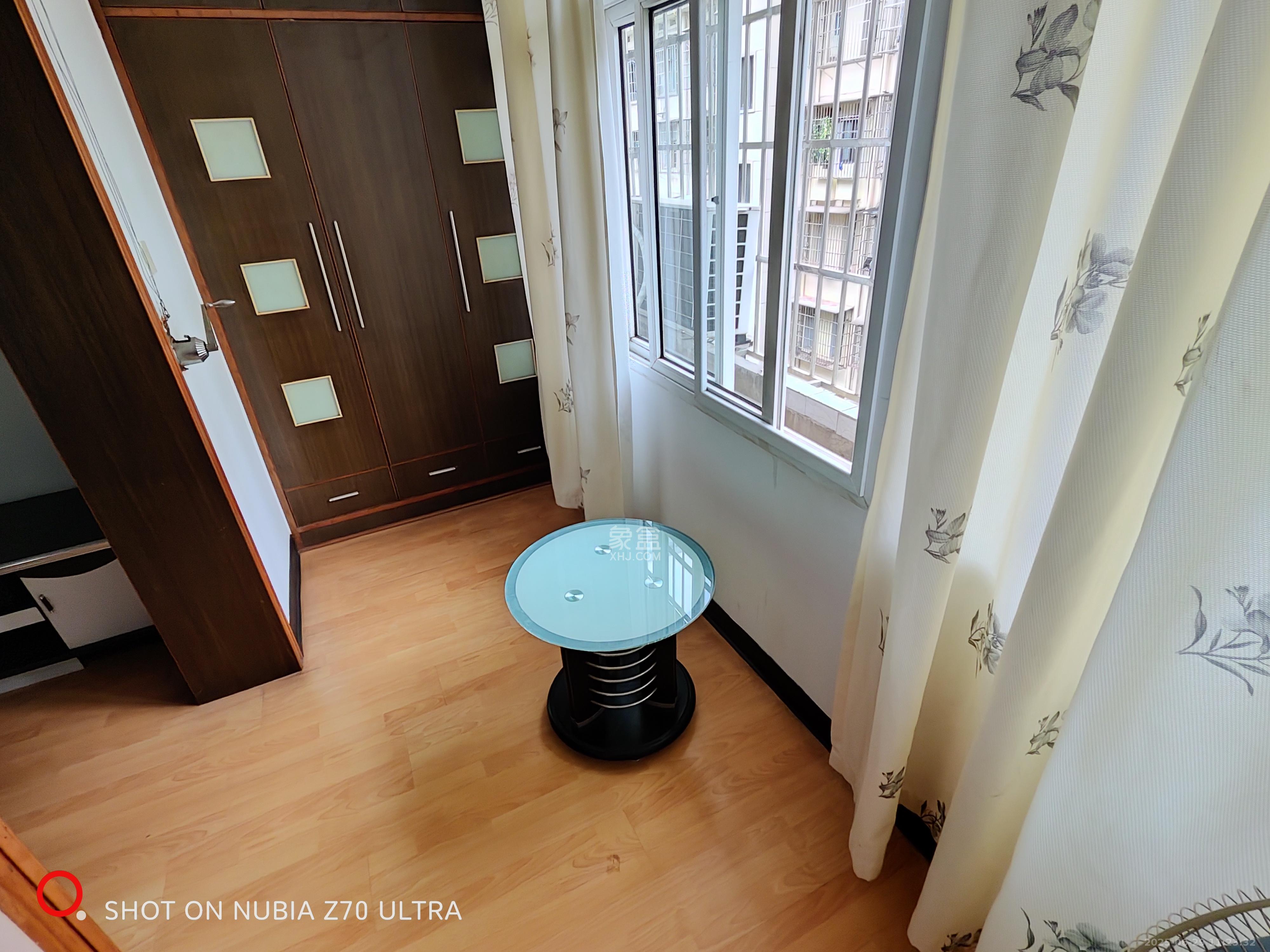 下碧湘街小区  1室0厅0卫   2400.00元/月室内图
