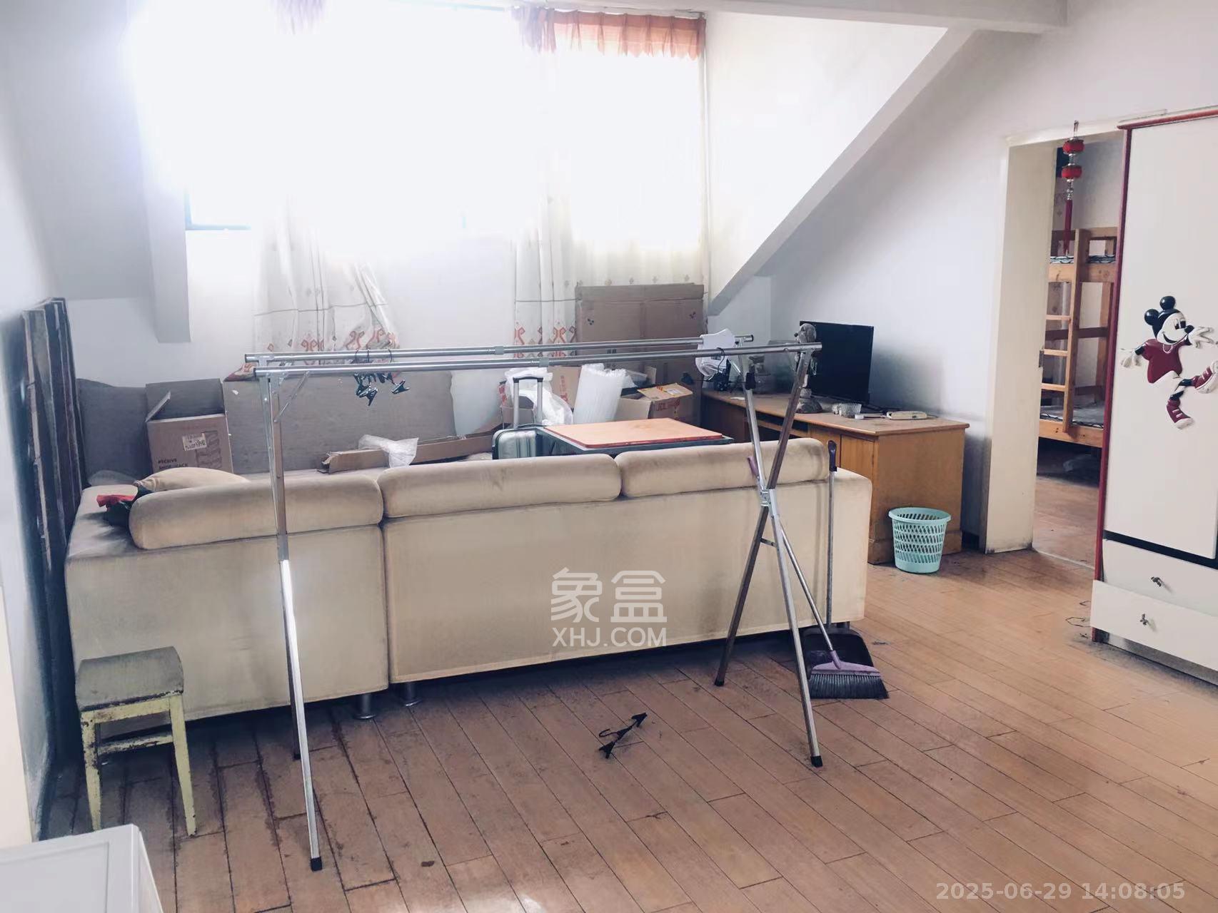 东方新城 5室2厅2卫 3000.0元/月 东方新城 5室2厅2卫 3000.0元/月室内图