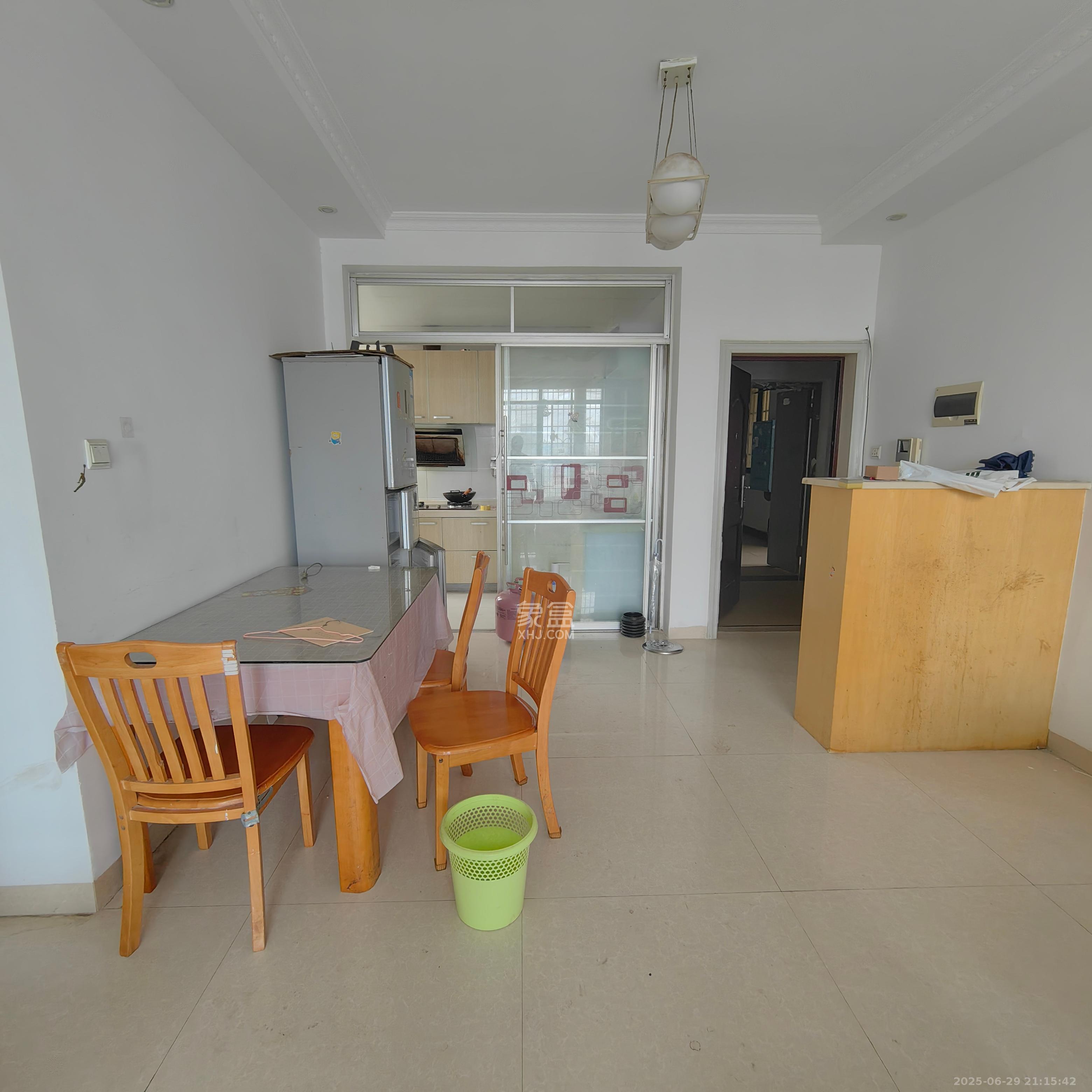 银盘鑫城  2室2厅1卫    1500.0元/月 银盘鑫城  2室2厅1卫    1500.0元/月室内图