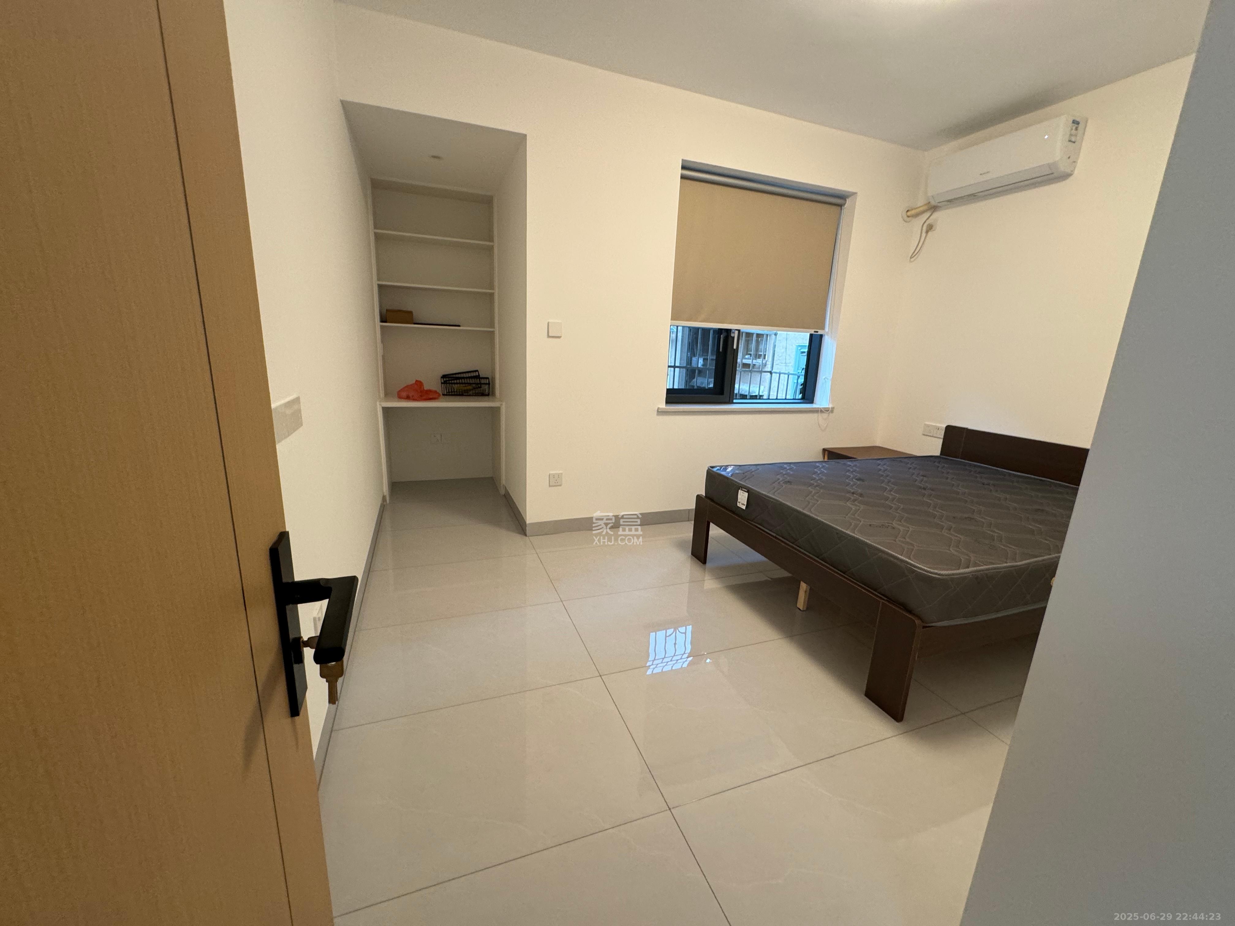 红旗区四片  3室2厅1卫    2500.0元/月室内图