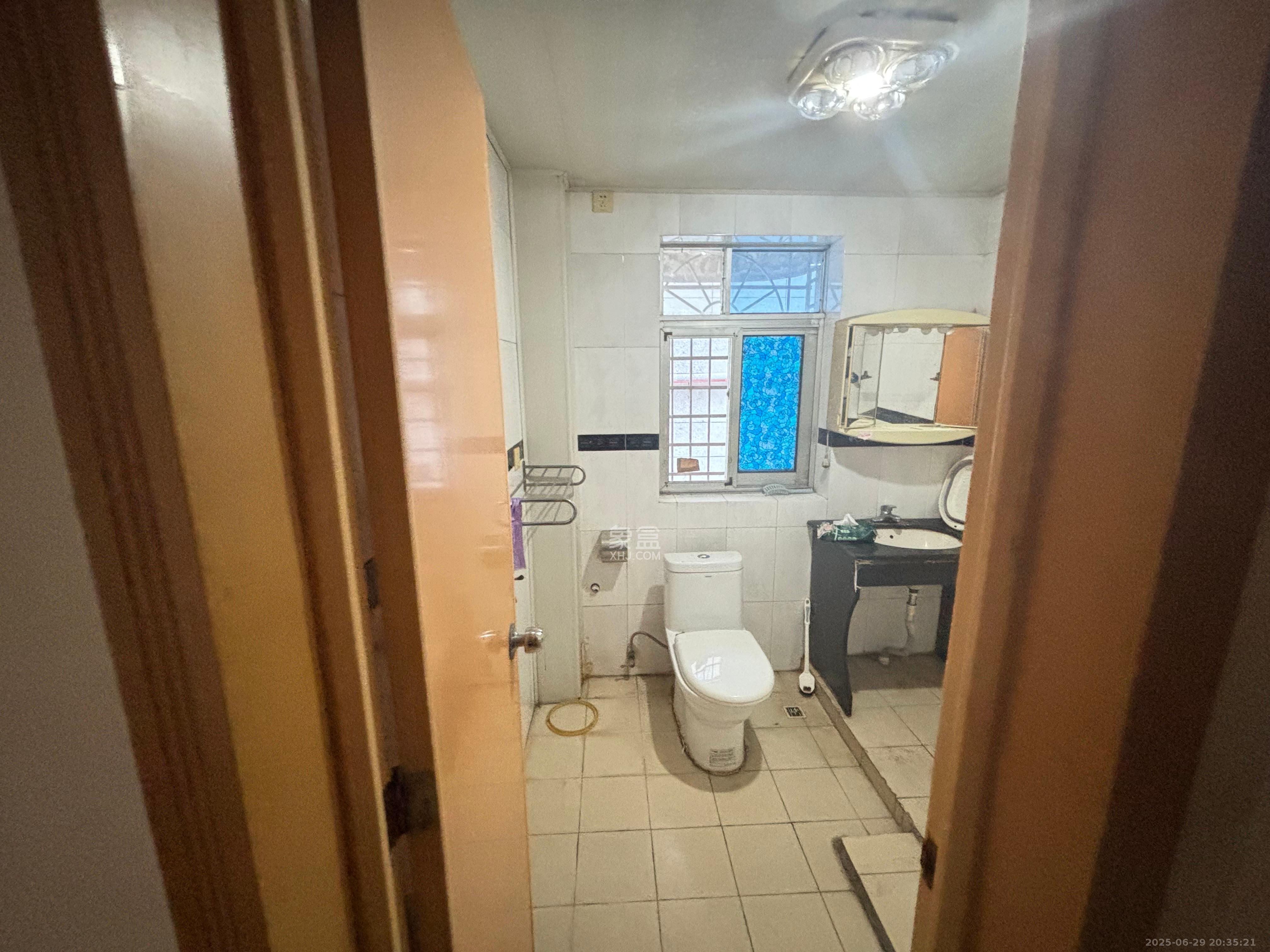 林苑小区  4室2厅1卫   2100.00元/月室内图