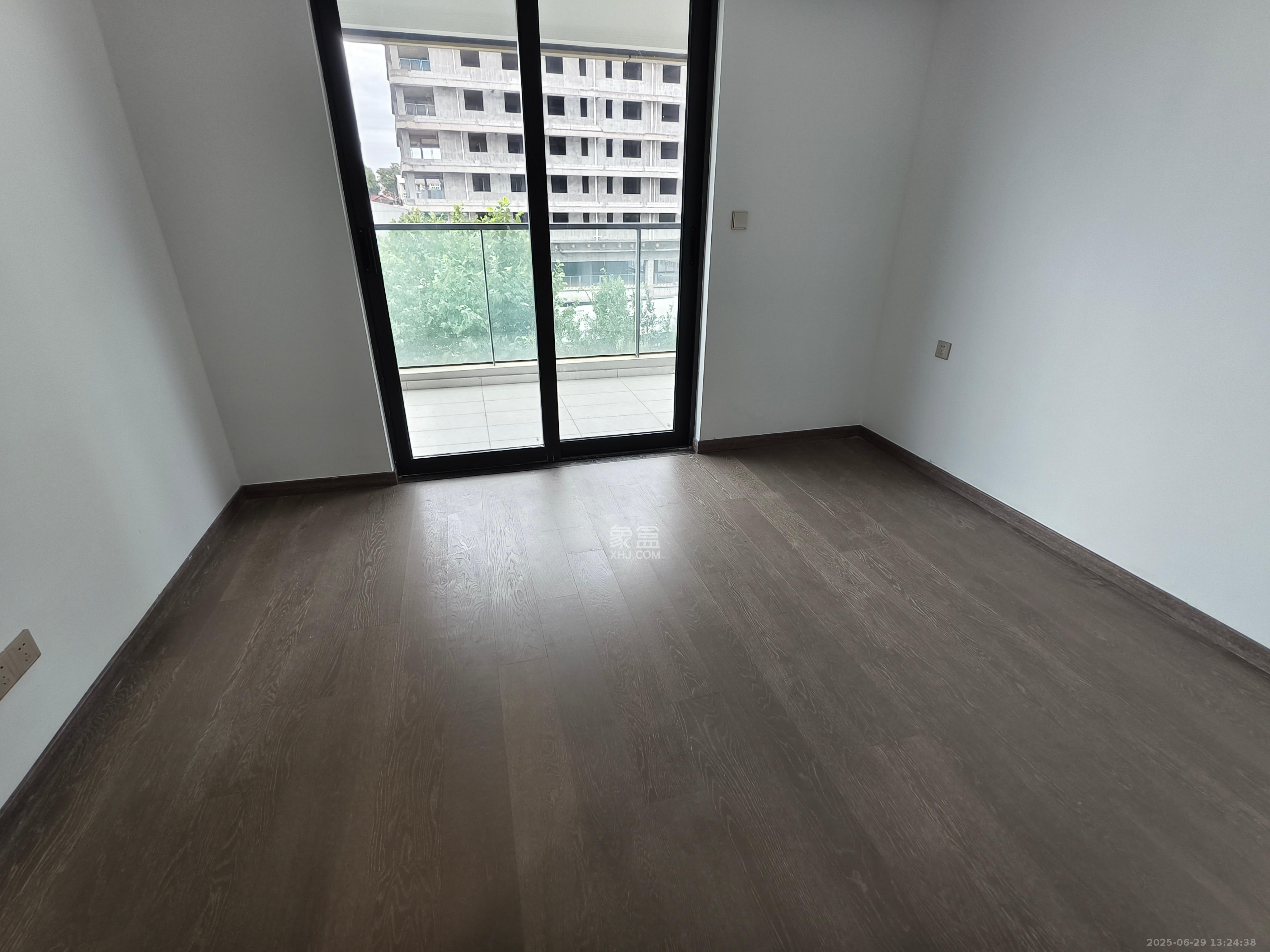 江悦和鸣  4室2厅2卫   5800.00元/月室内图