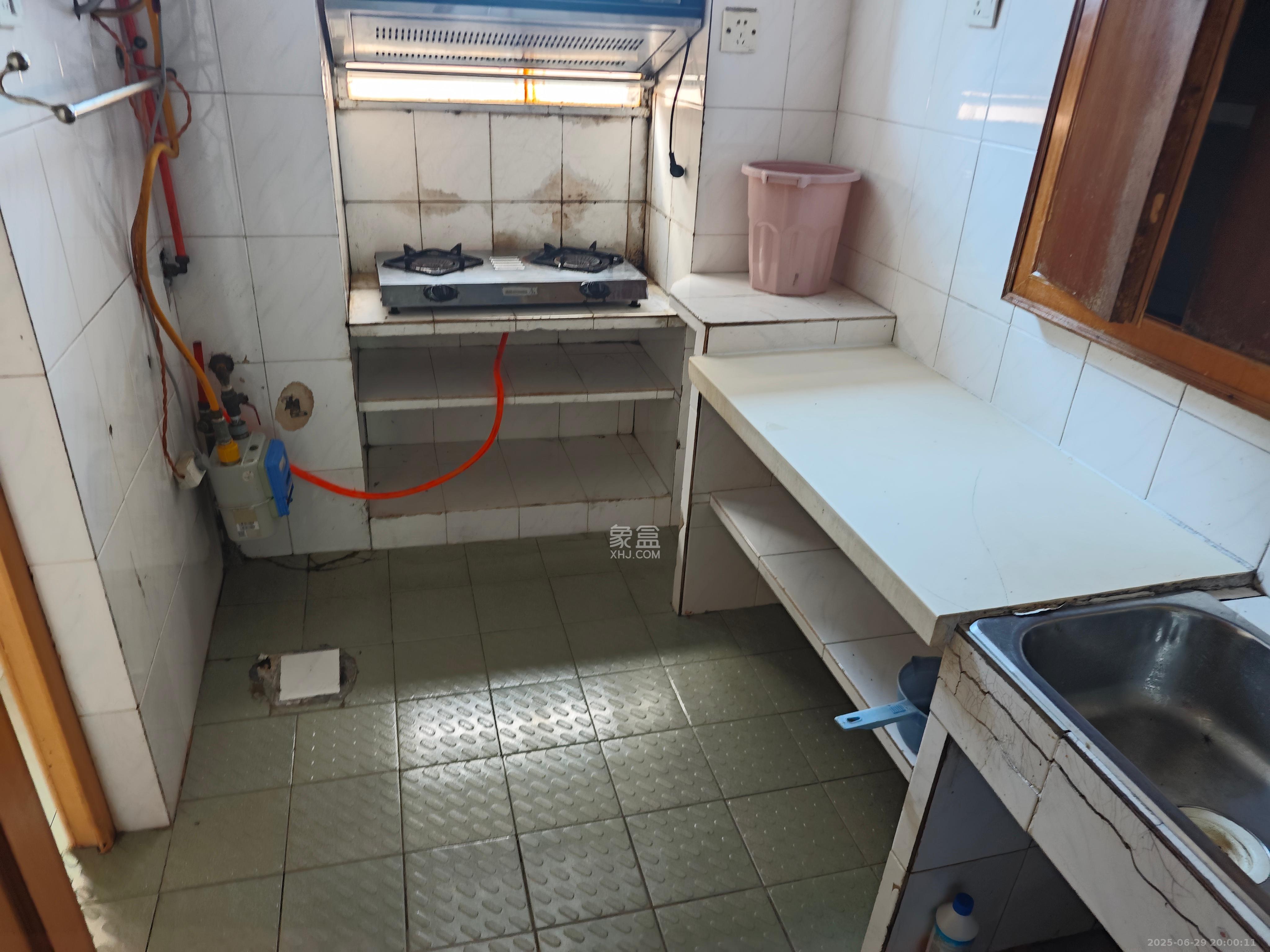 兴通园公寓  2室2厅1卫    1300.0元/月 兴通园公寓  2室2厅1卫    1300.0元/月室内图