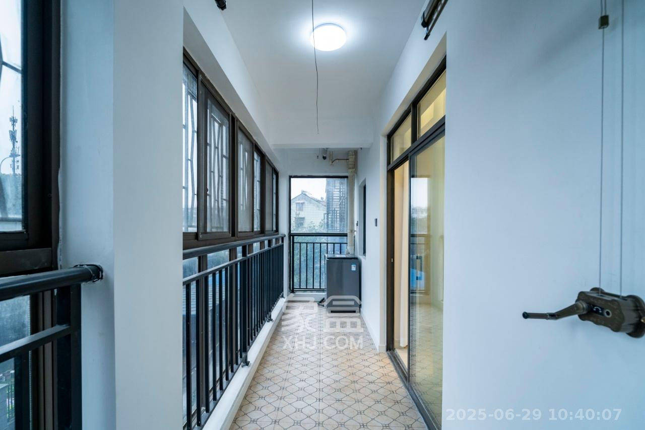 万象凯旋湾  1室2厅2卫    4500.0元/月室内图