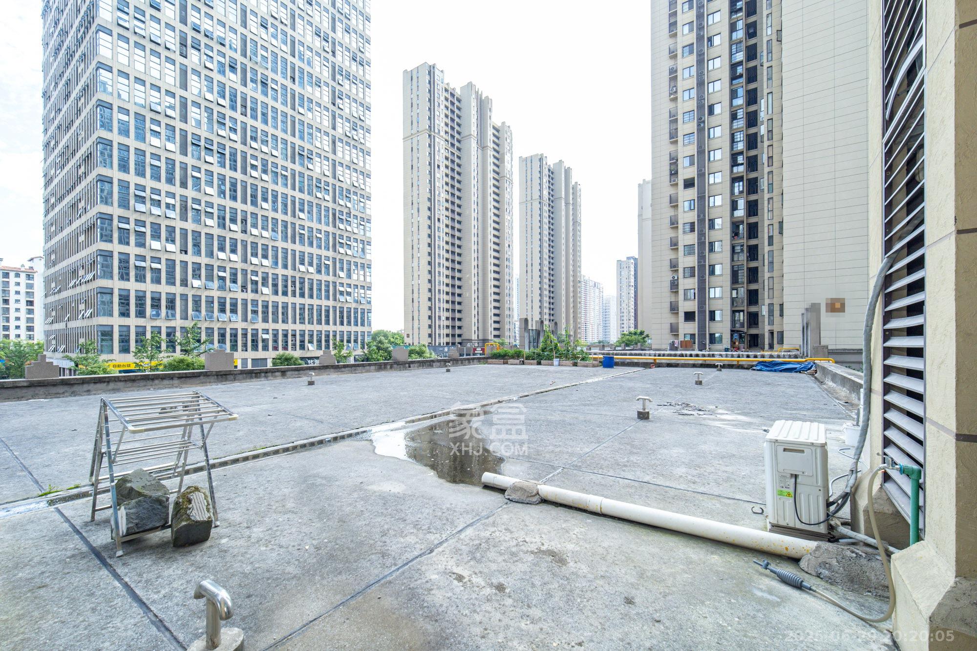 华润置地广场二期  3室1厅2卫   88.00万其他