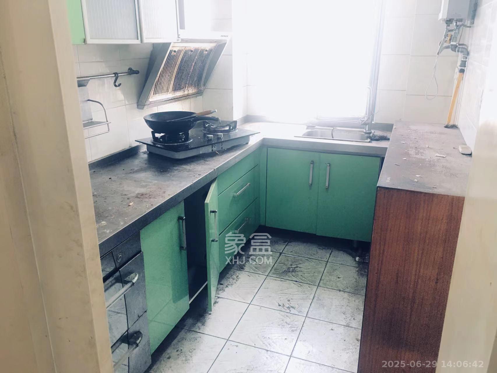 东方新城 5室2厅2卫 3000.0元/月 东方新城 5室2厅2卫 3000.0元/月室内图