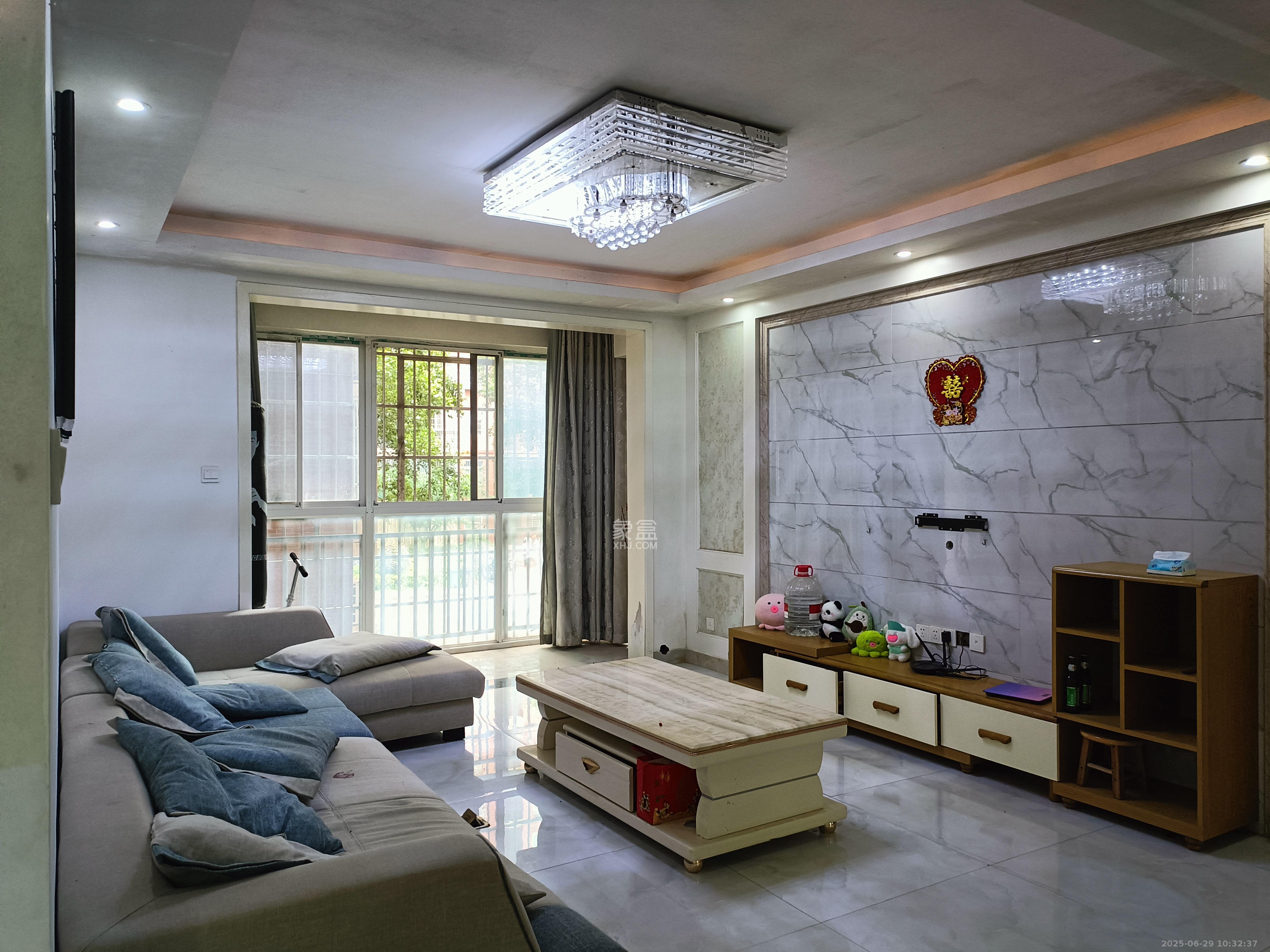 凯富漫城 3室2厅2卫 1550.0元/月 凯富漫城 3室2厅2卫 1550.0元/月室内图