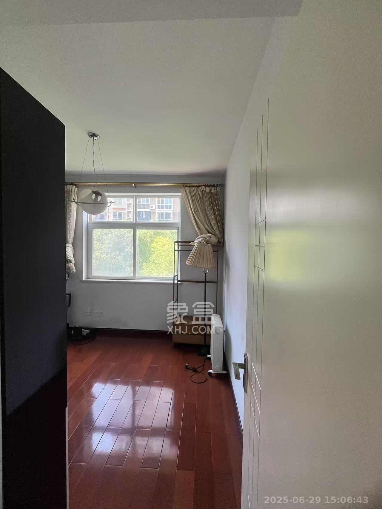 阳光嘉园  3室2厅2卫    2988.0元/月 阳光嘉园  3室2厅2卫    2988.0元/月室内图