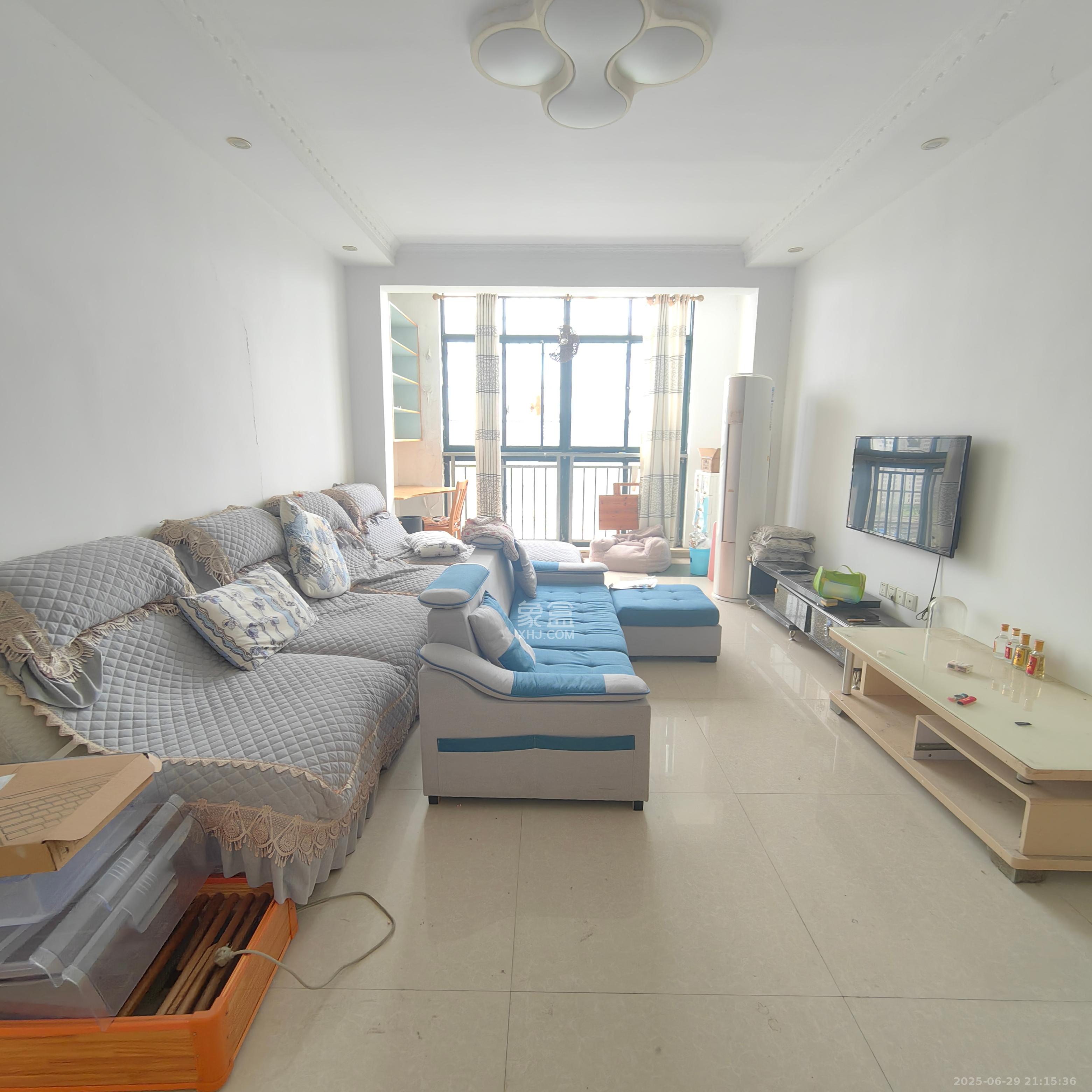 银盘鑫城  2室2厅1卫    1500.0元/月 银盘鑫城  2室2厅1卫    1500.0元/月室内图